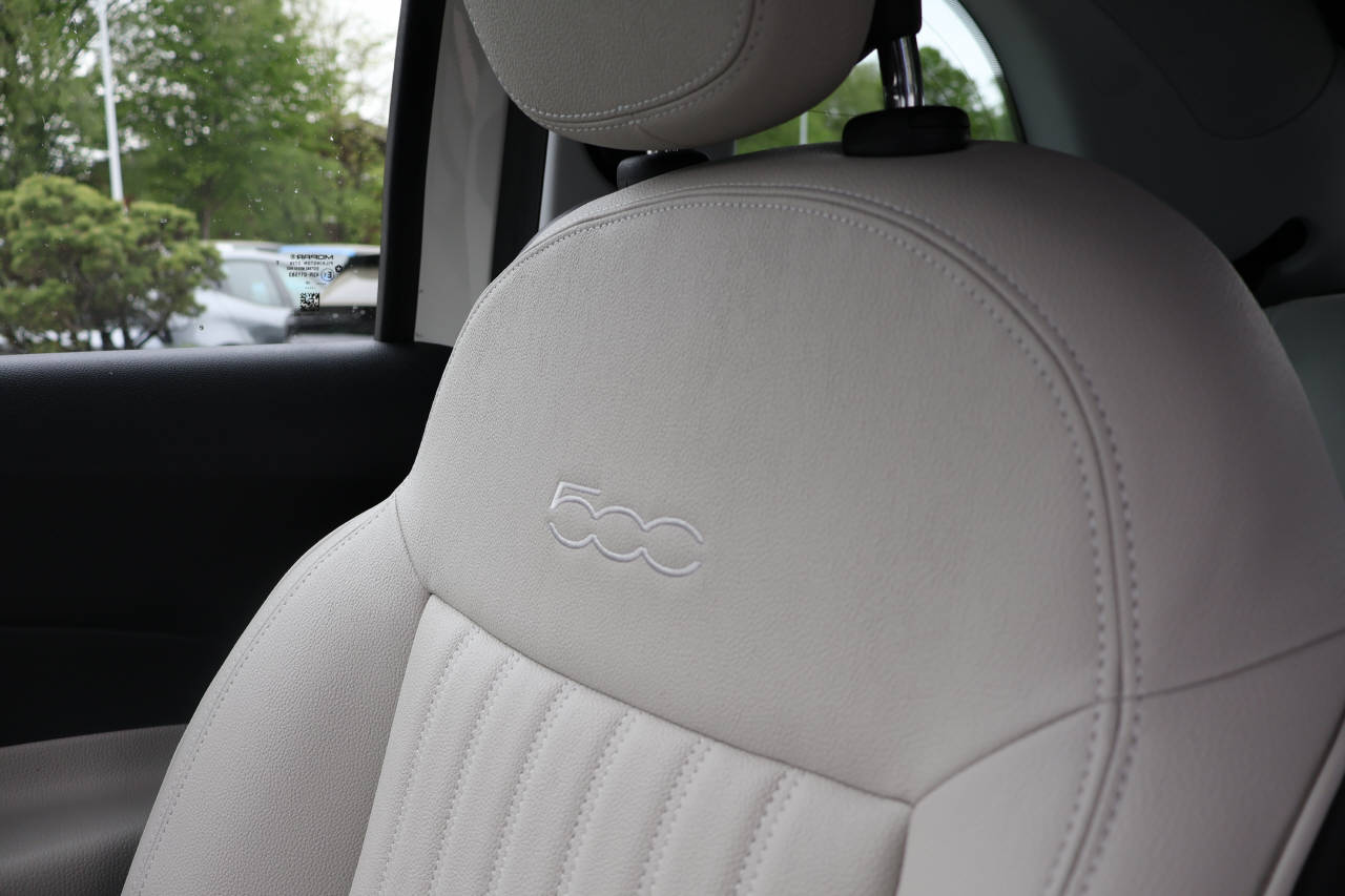 FIAT 500 Cabrio 1.0 Hybrid La Prima-image-14