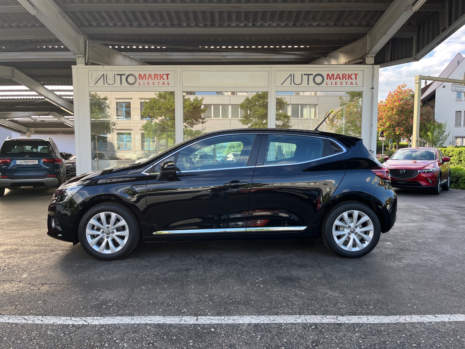 RENAULT Clio 1.6 E-Tech Intens-showroom-element-1