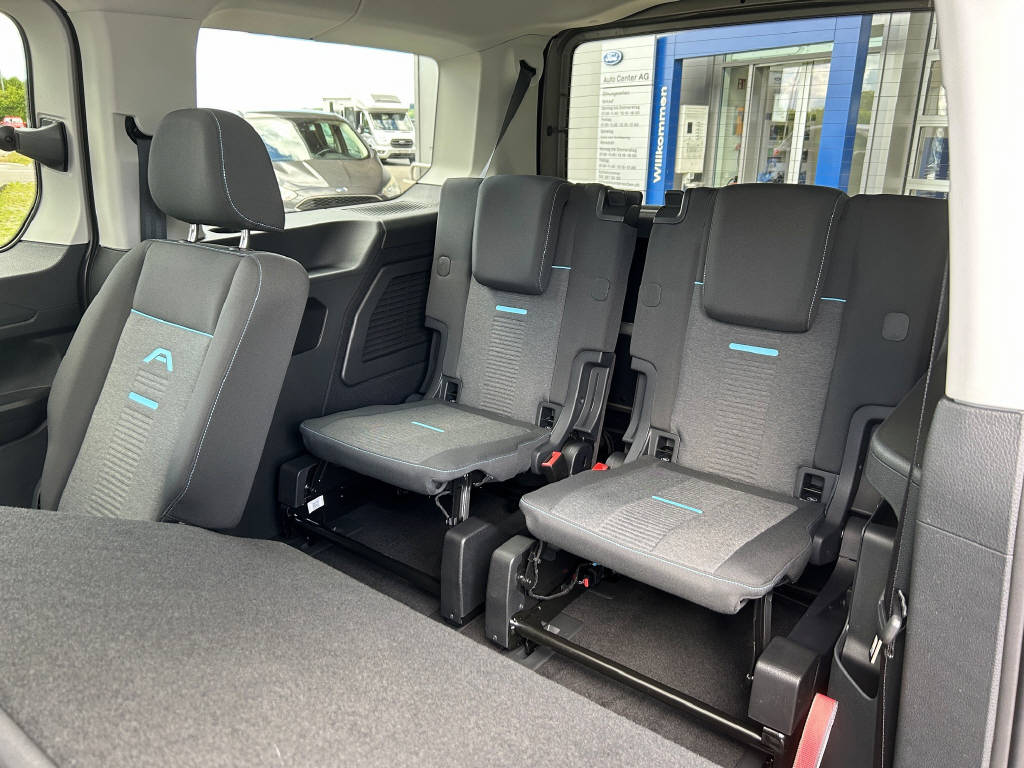 FORD TOURNEO CONNECT Grand 1.5 EcoBoost 150 Active PHEV-image-13