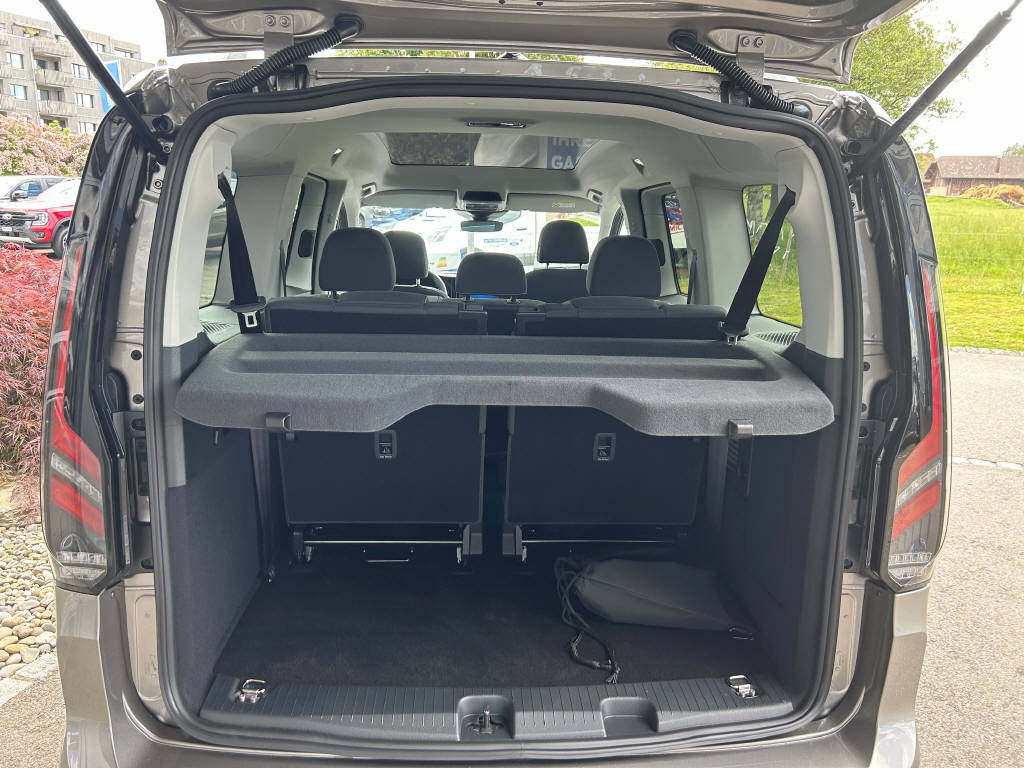 FORD TOURNEO CONNECT Grand 1.5 EcoBoost 150 Active PHEV-image-4