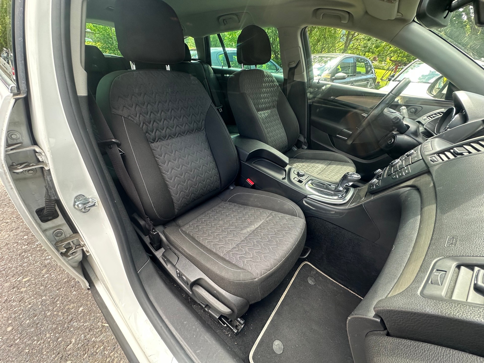 OPEL Insignia Sports Tourer 2.0 Turbo Cosmo Automatic-image-9