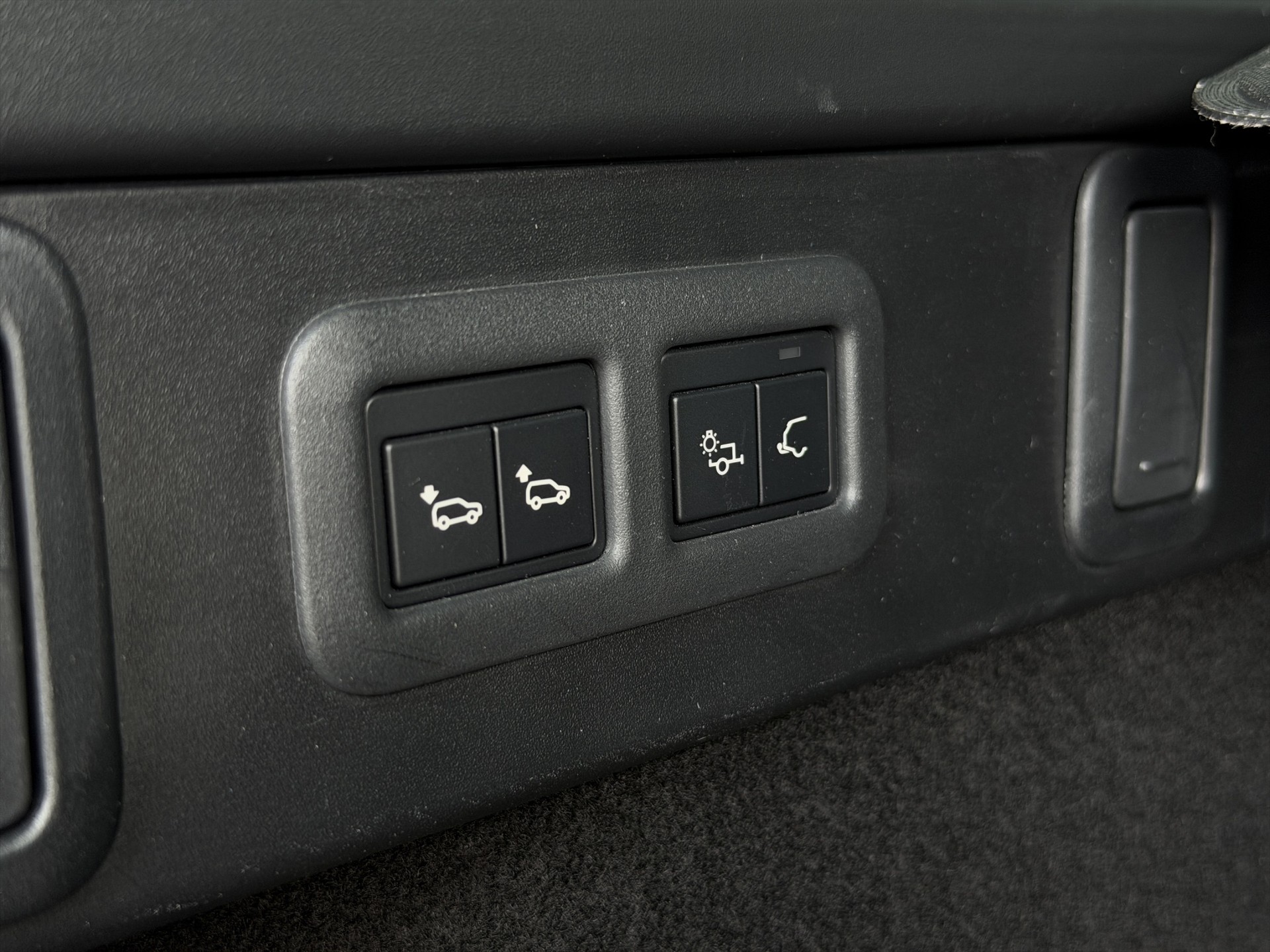 LAND ROVER Range Rover Velar R-Dynamic P 380 HSE Automatic-image-21