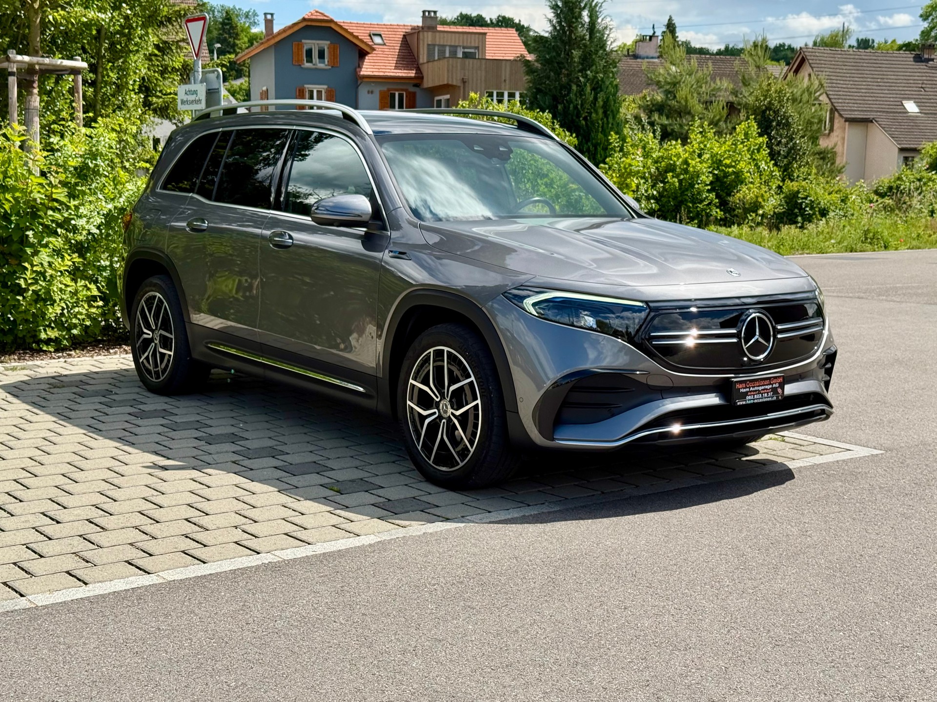 MERCEDES-BENZ EQB 350 AMG Line 4Matic-image-4