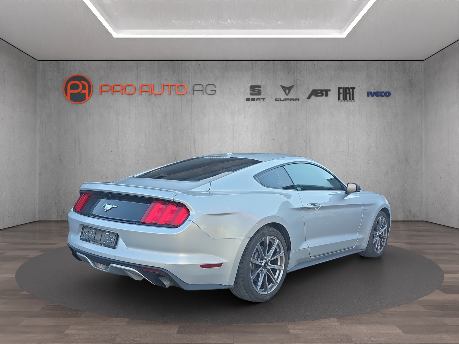 FORD Mustang Fastback 2.3 Automat-image-4