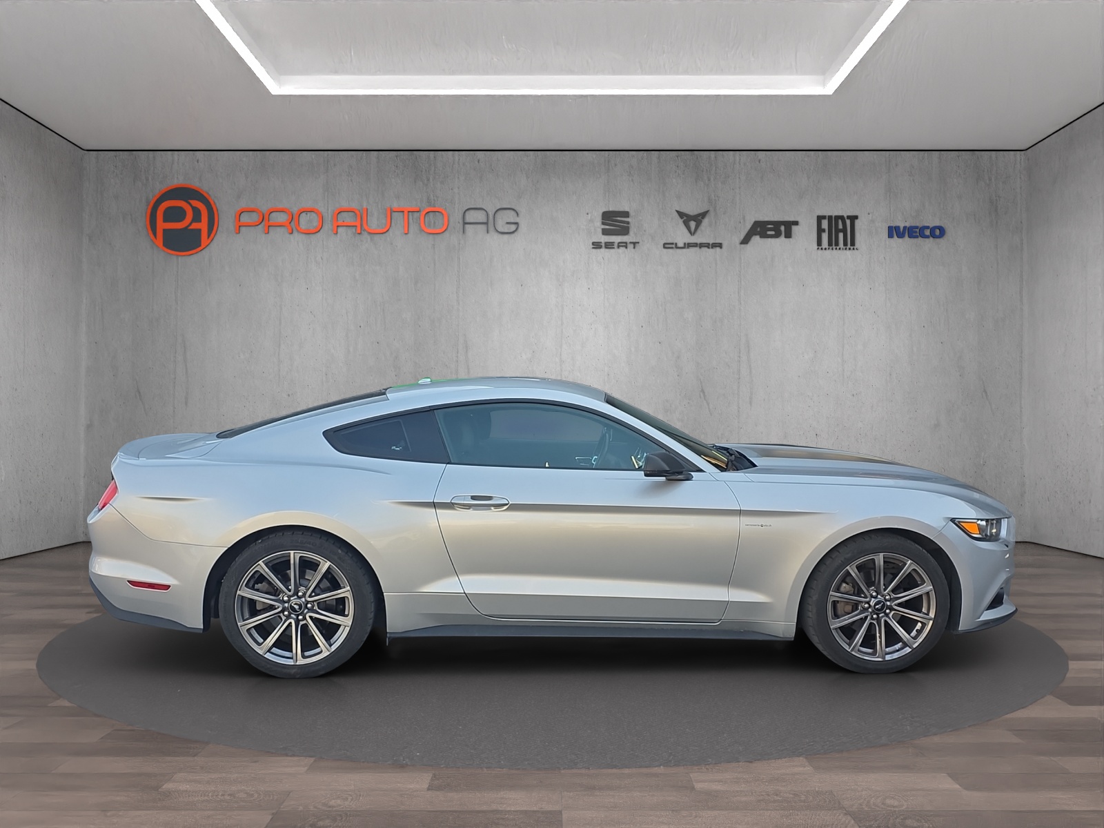 FORD Mustang Fastback 2.3 Automat-image-5