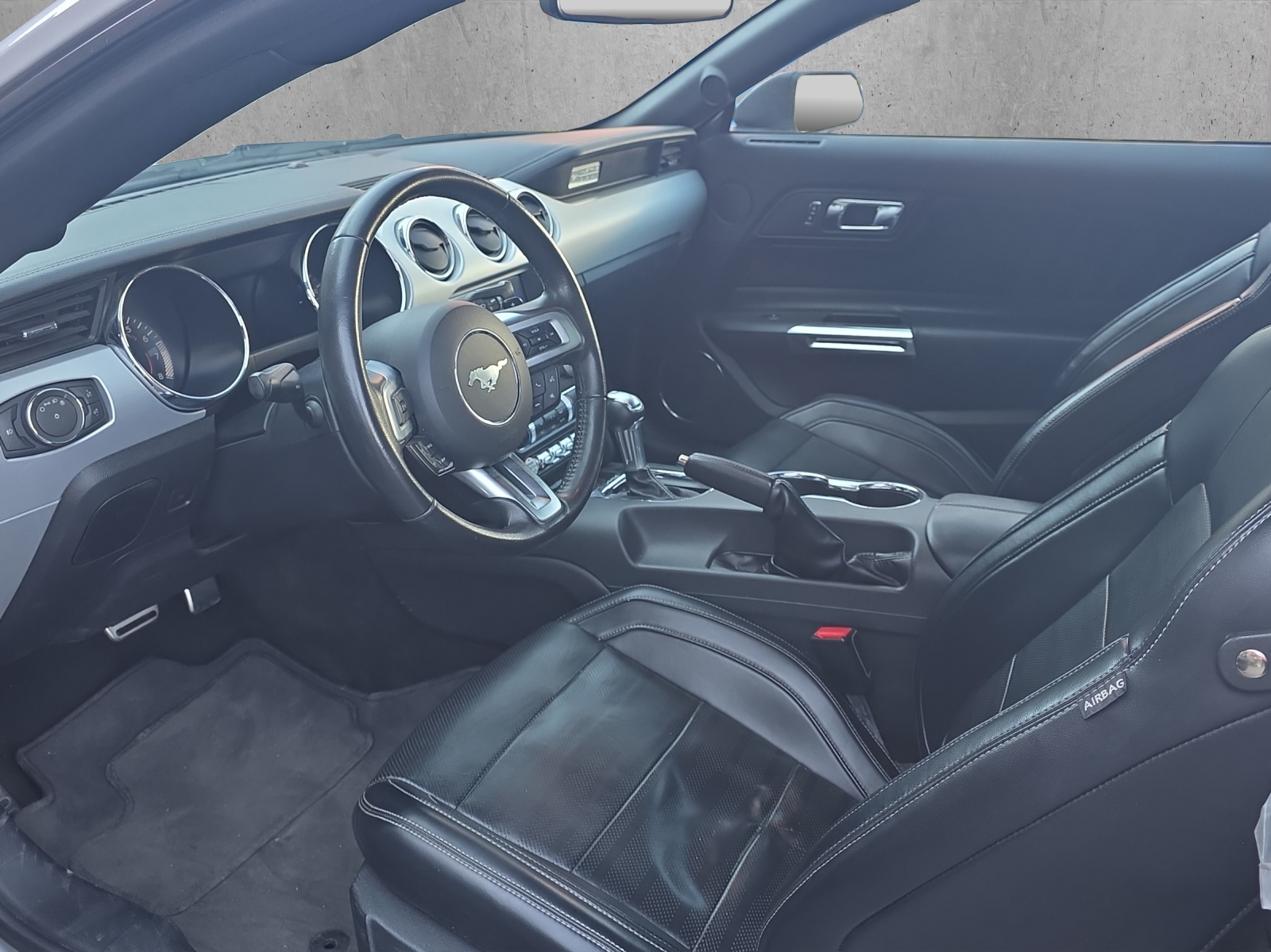 FORD Mustang Fastback 2.3 Automat-image-8