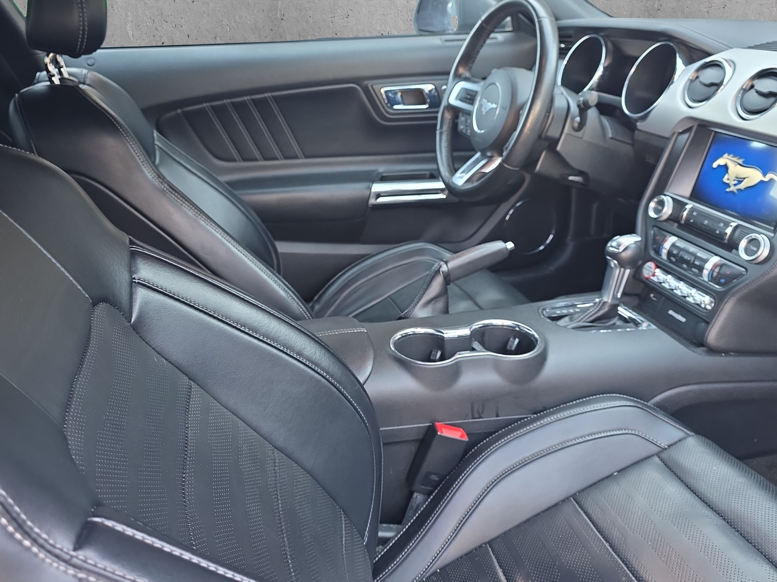 FORD Mustang Fastback 2.3 Automat-image-10