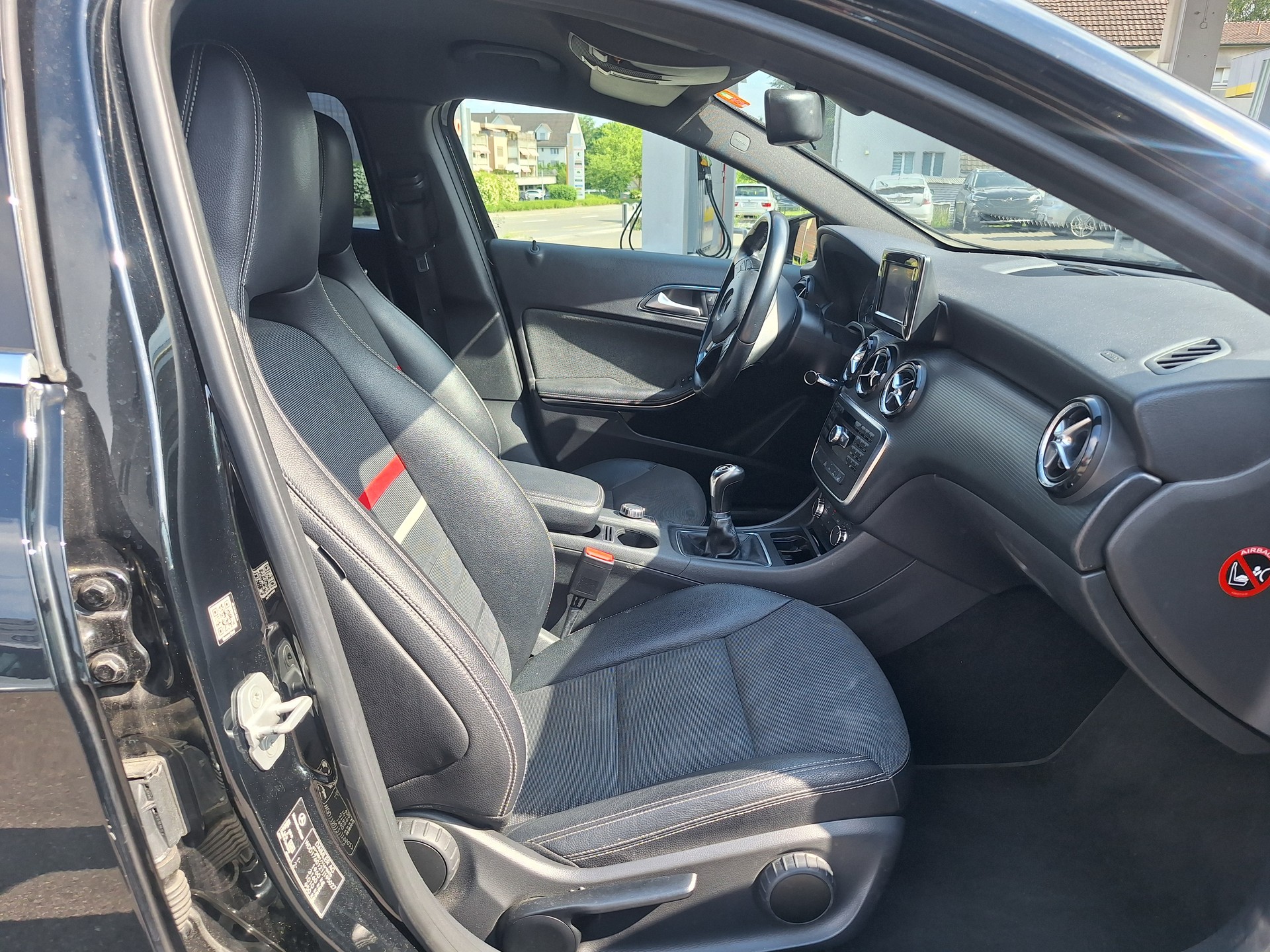MERCEDES-BENZ A 180 CDI-image-5