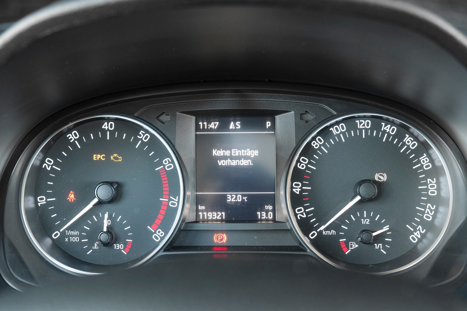 SKODA Fabia 1.2 TSI Ambition DSG-image-12