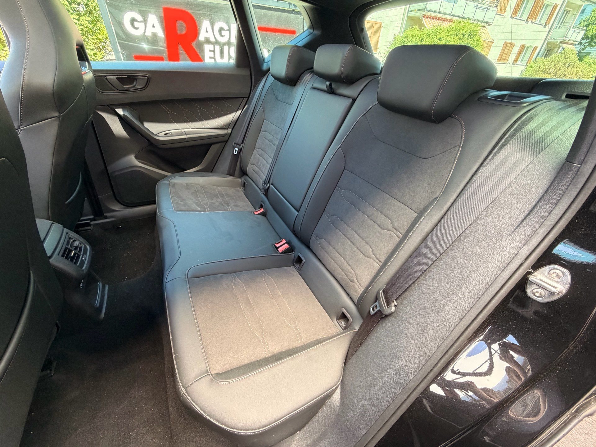 CUPRA Ateca VZ 4Drive *** PANORAMADACH & ANHÄNGERKUPPLUNG ***-image-28