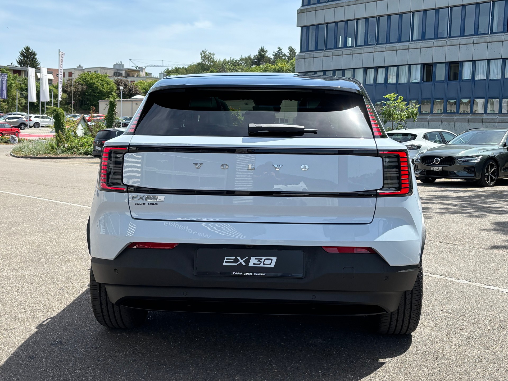 VOLVO EX30 E60 Twin Ultra Performance AWD-image-8