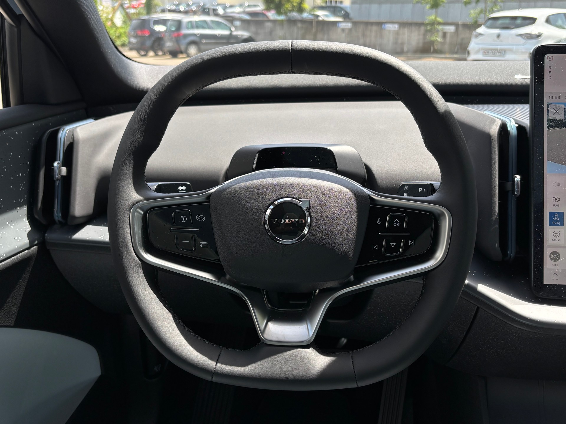 VOLVO EX30 E60 Twin Ultra Performance AWD-image-18