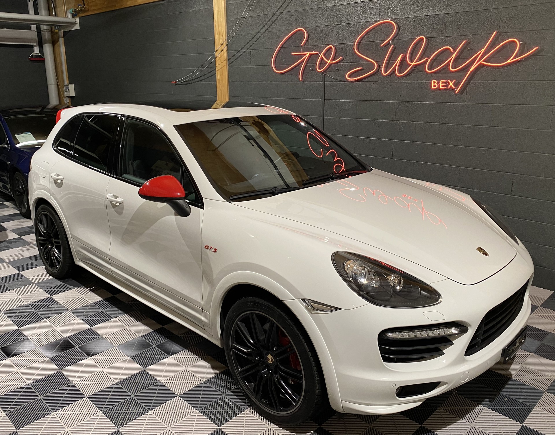 PORSCHE Cayenne GTS