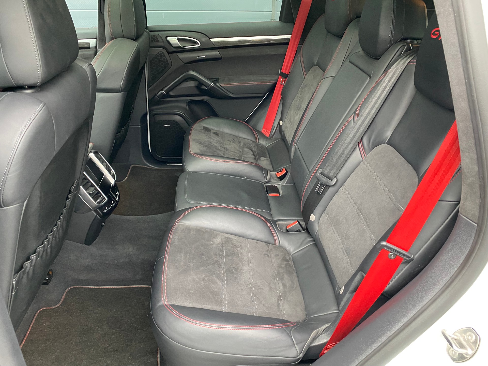 PORSCHE Cayenne GTS-image-17