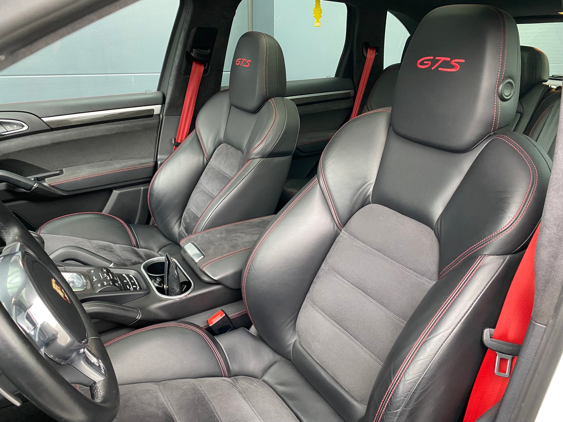 PORSCHE Cayenne GTS-image-15