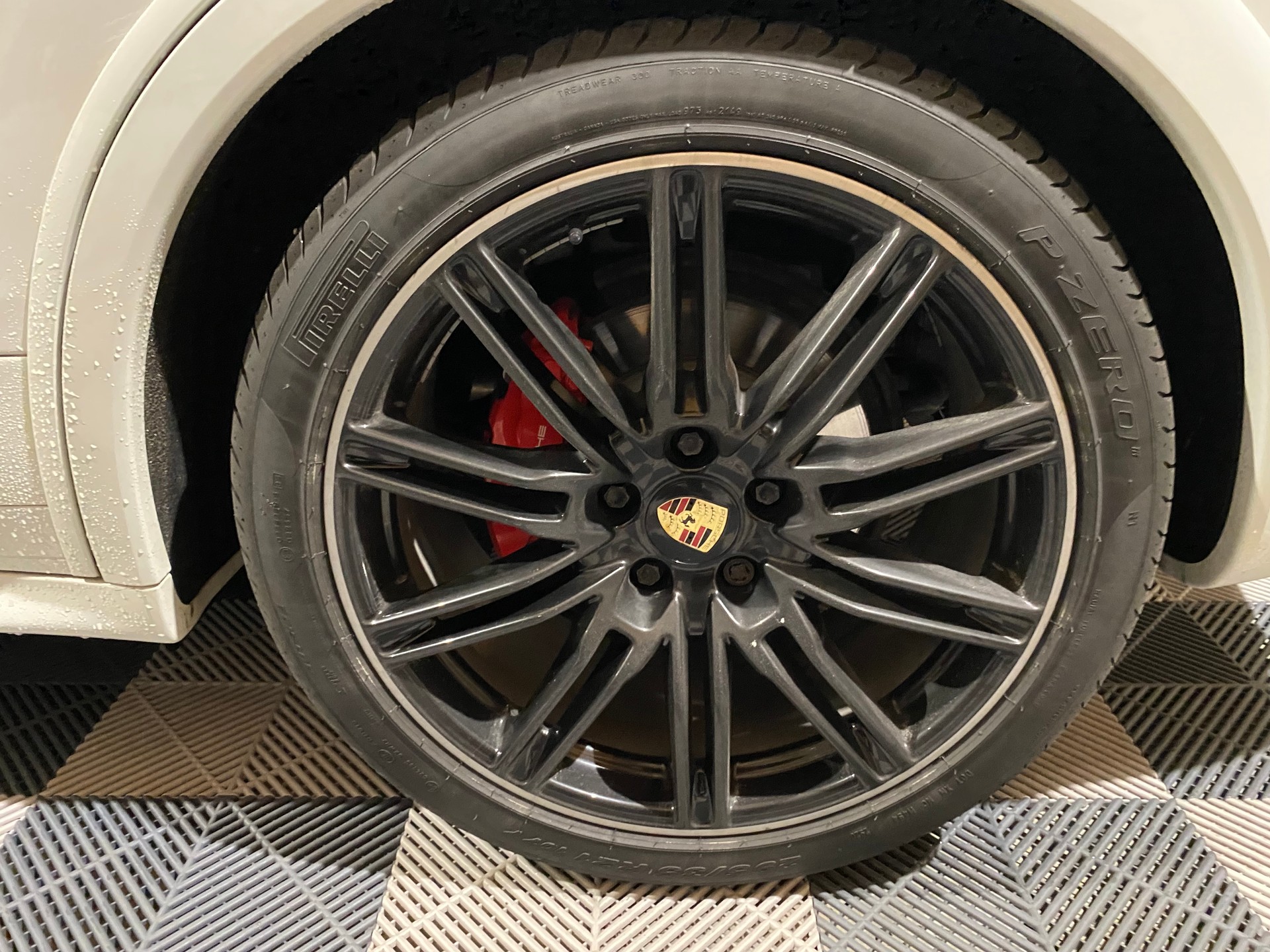 PORSCHE Cayenne GTS-image-9