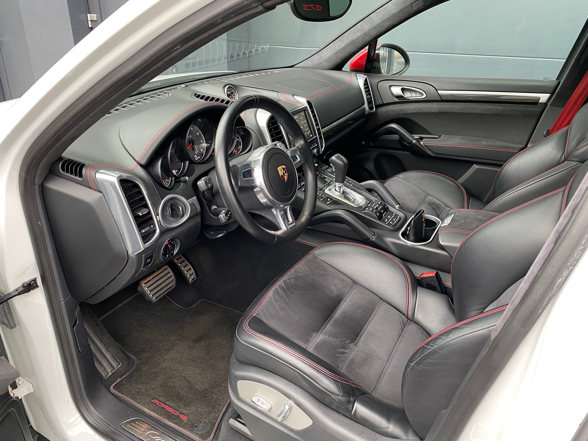 PORSCHE Cayenne GTS-image-12