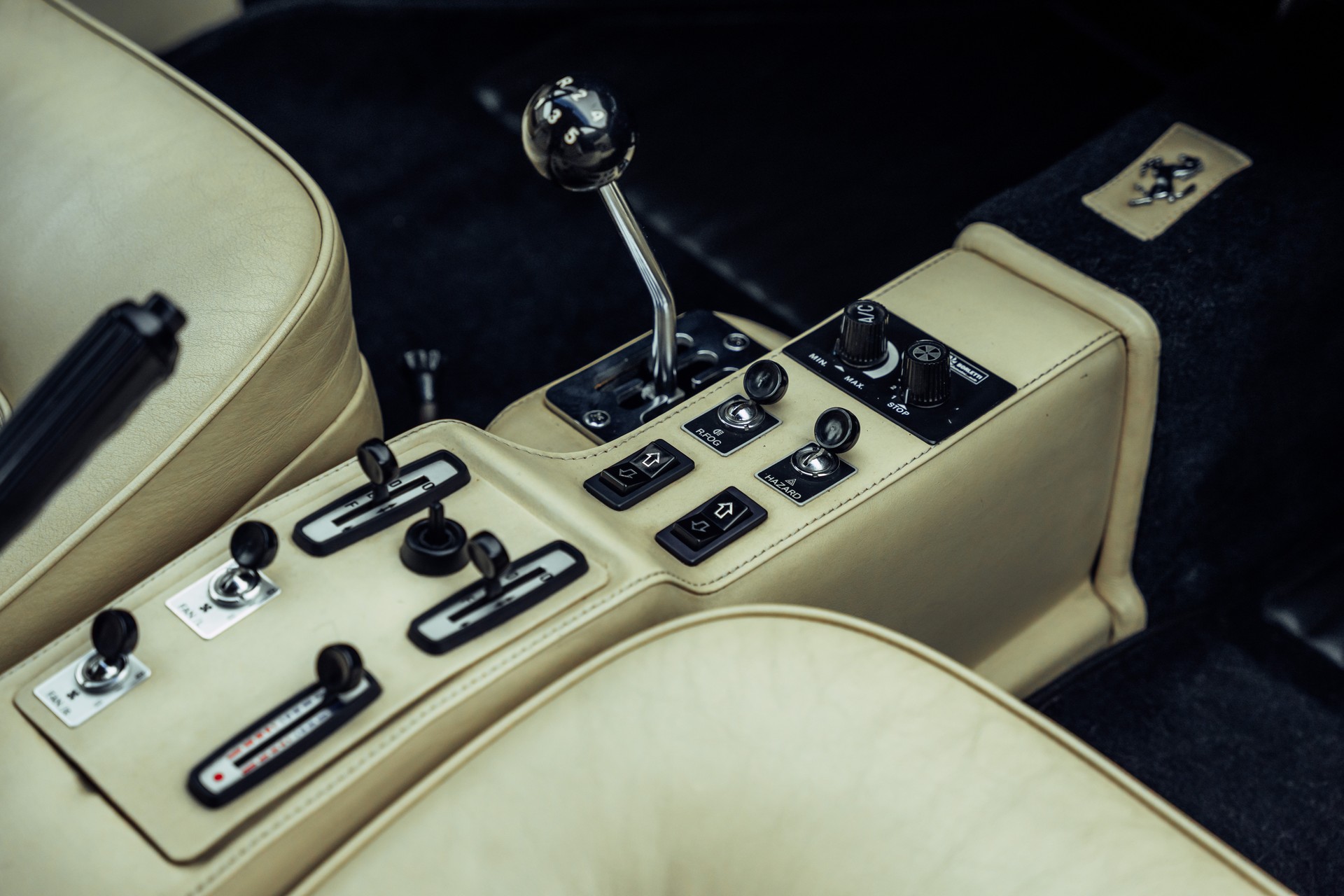 FERRARI 512 BBi-image-12