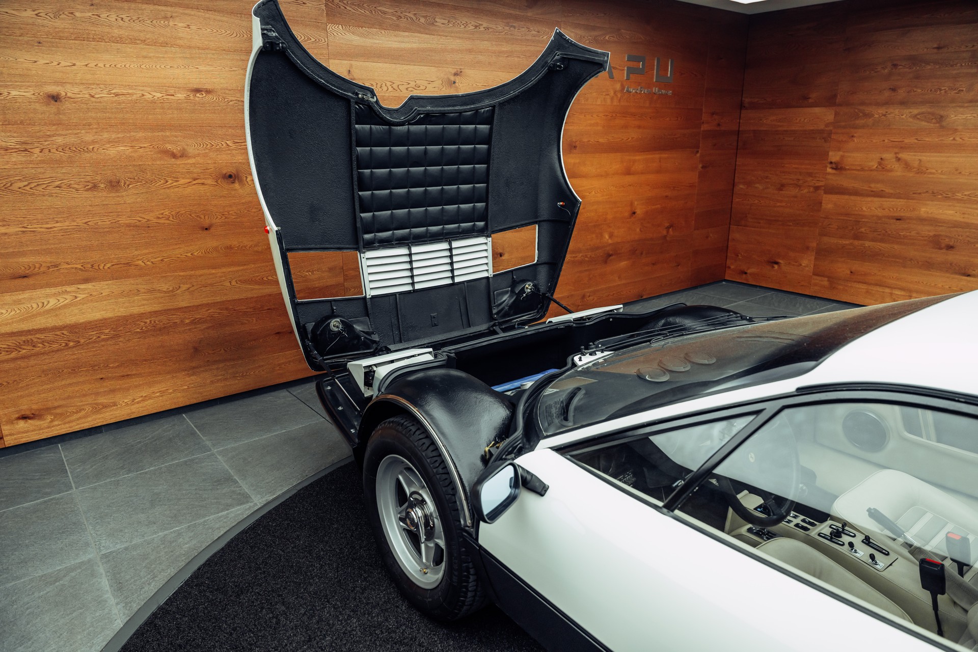 FERRARI 512 BBi-image-20