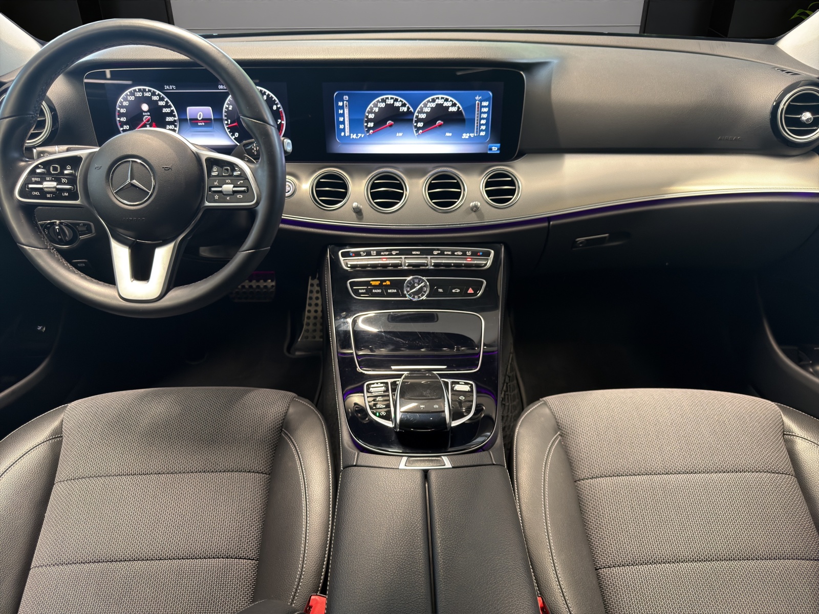 MERCEDES-BENZ E 200 Avantgarde 4Matic-image-6