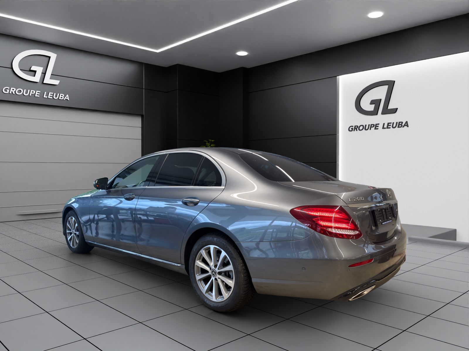MERCEDES-BENZ E 200 Avantgarde 4Matic-showroom-element-3