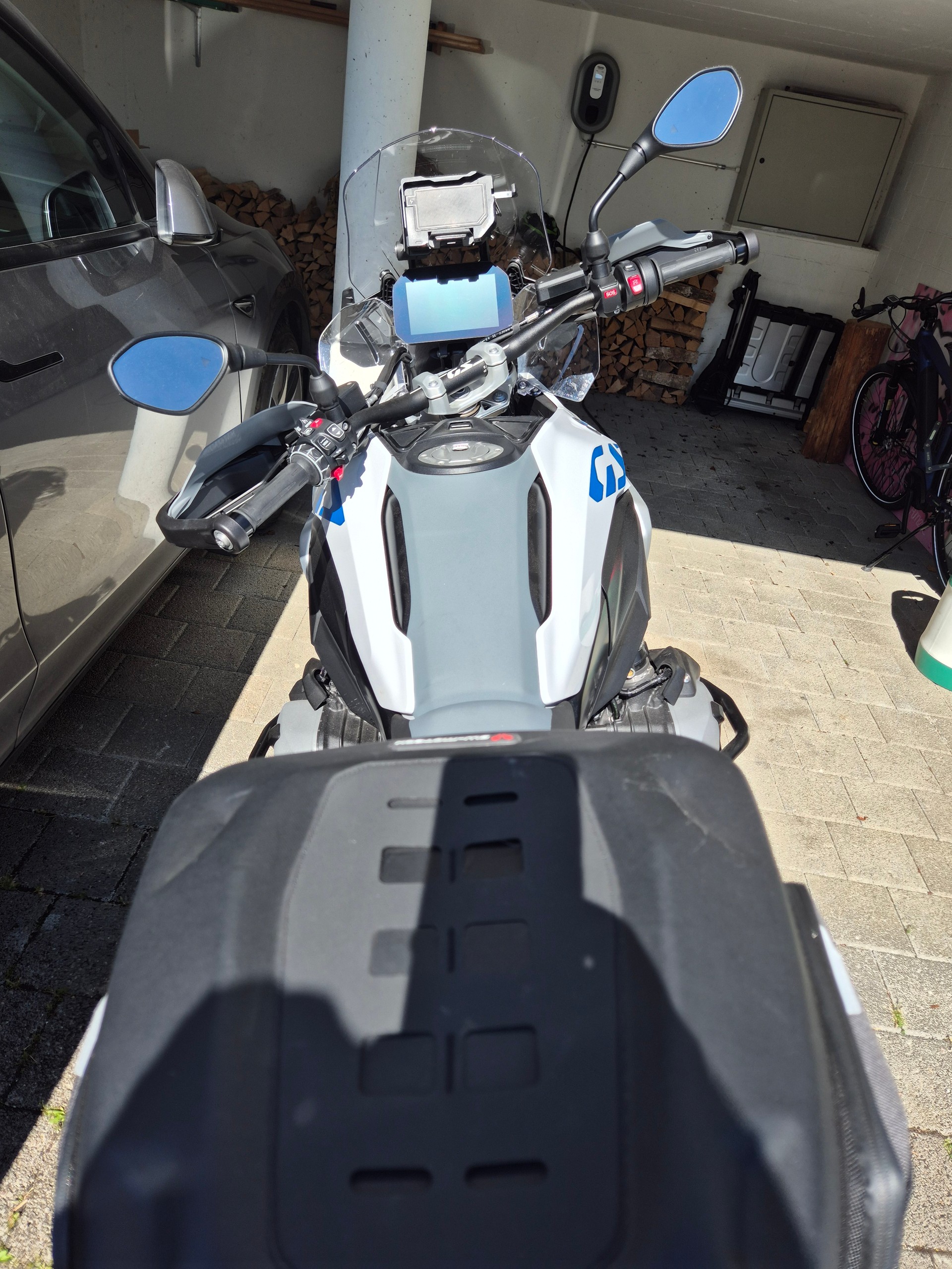 BMW R 1300 GS-image-2