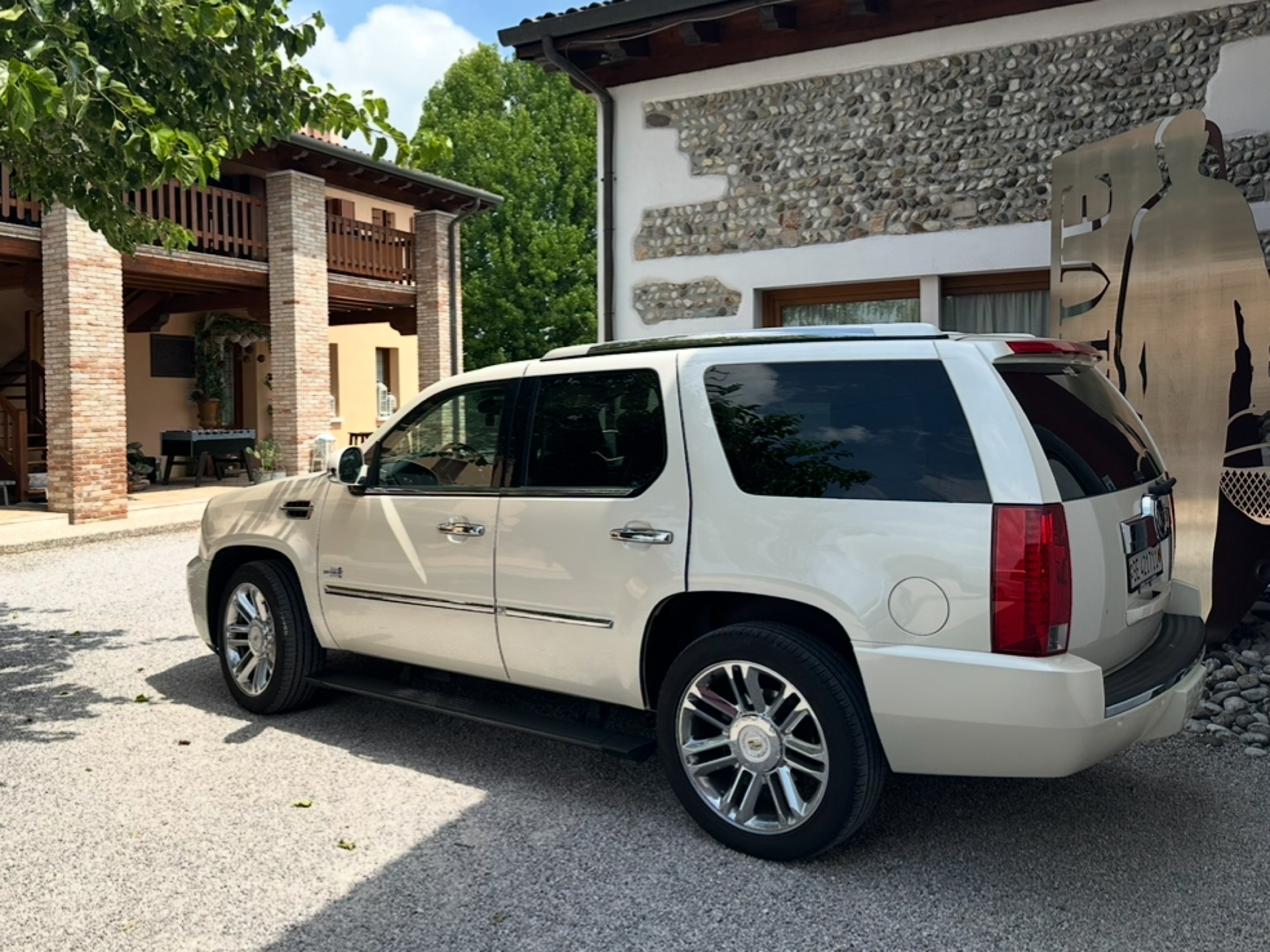 CADILLAC Escalade Platinum-image-3