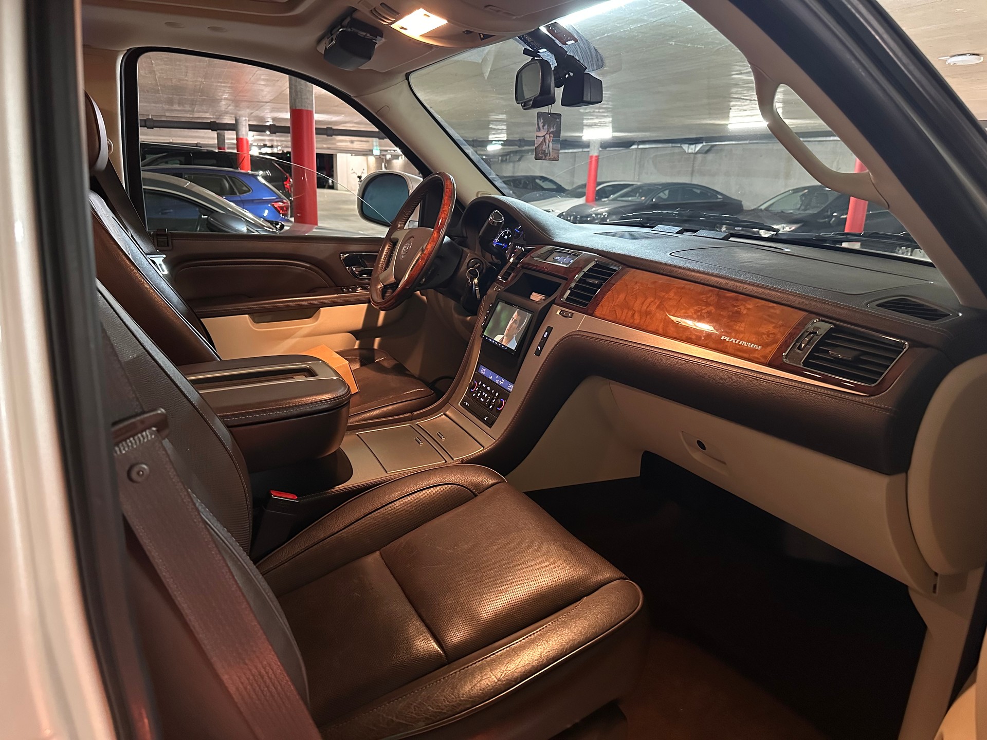 CADILLAC Escalade Platinum-image-6