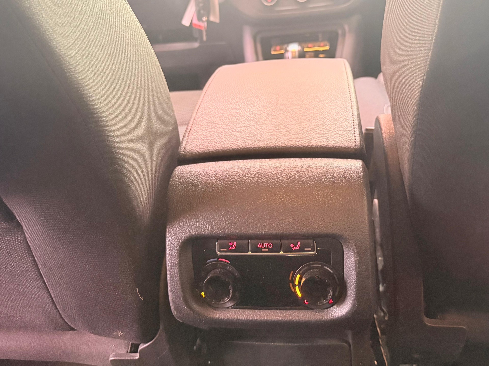 VW Sharan 2.0 TDI BMT Comfortline DSG-image-10