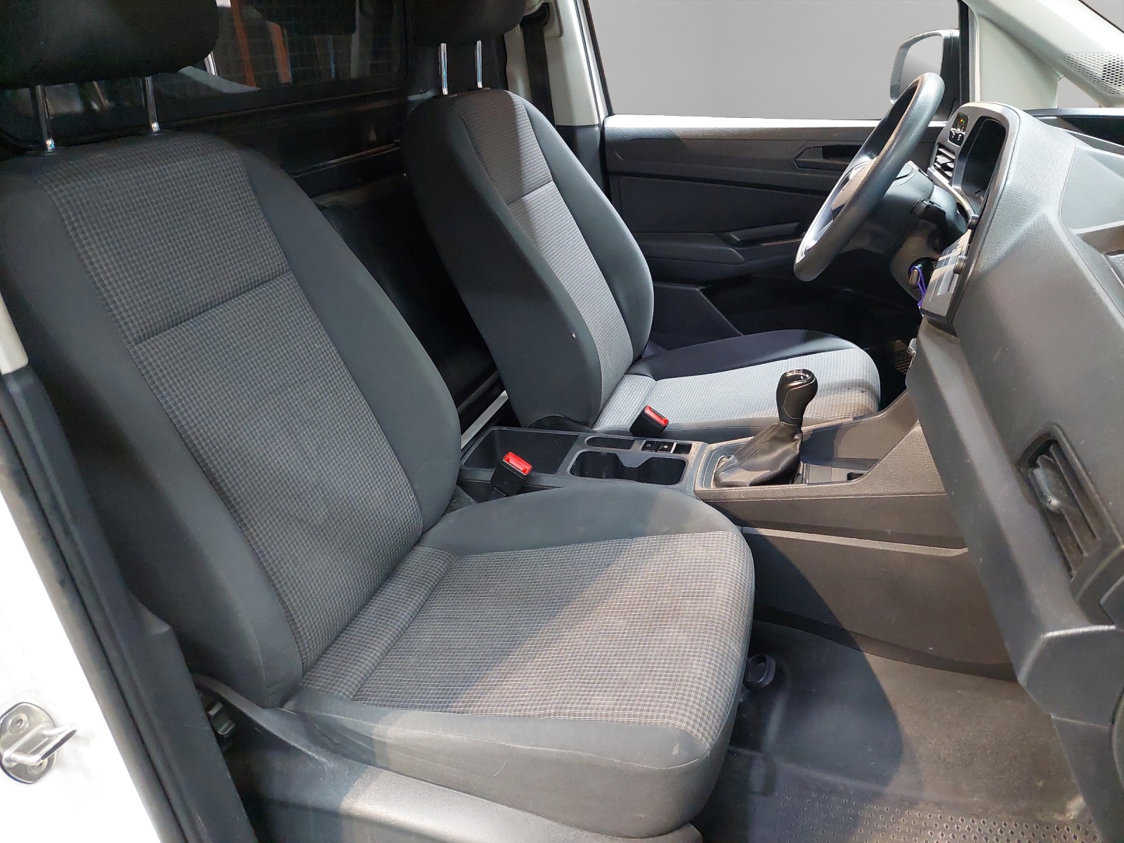 VW Caddy Cargo 2.0TDI Entry-image-8