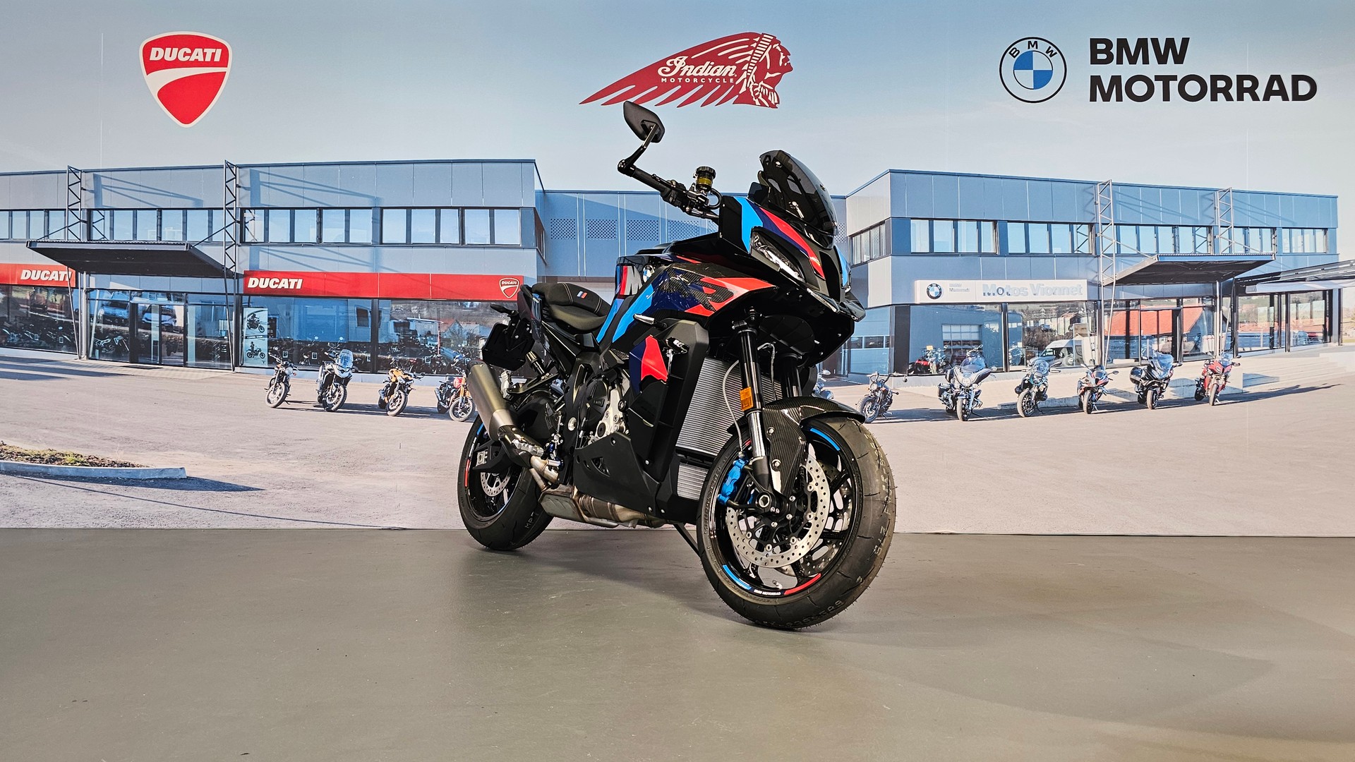 BMW M 1000 XR-image-0