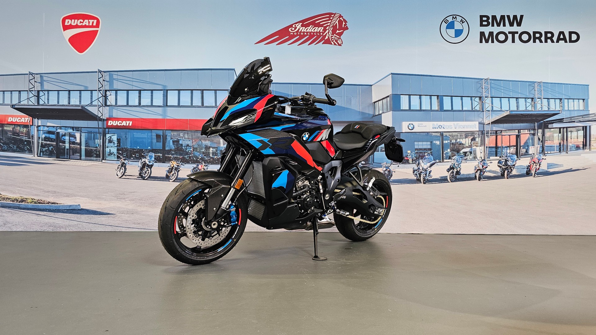 BMW M 1000 XR-image-2
