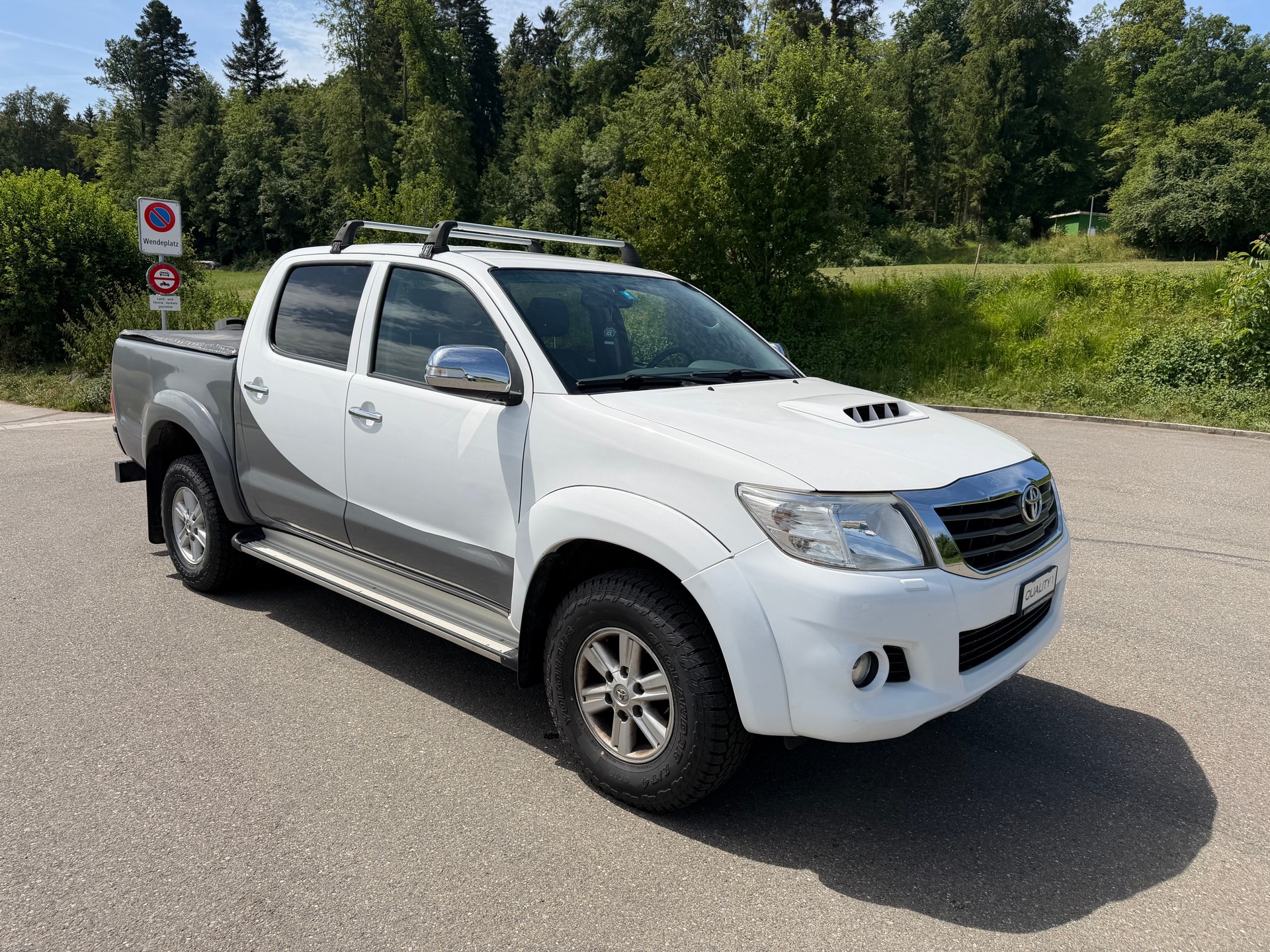 TOYOTA Hilux 3.0 4WD Double Cab Sol Premium A-image-1