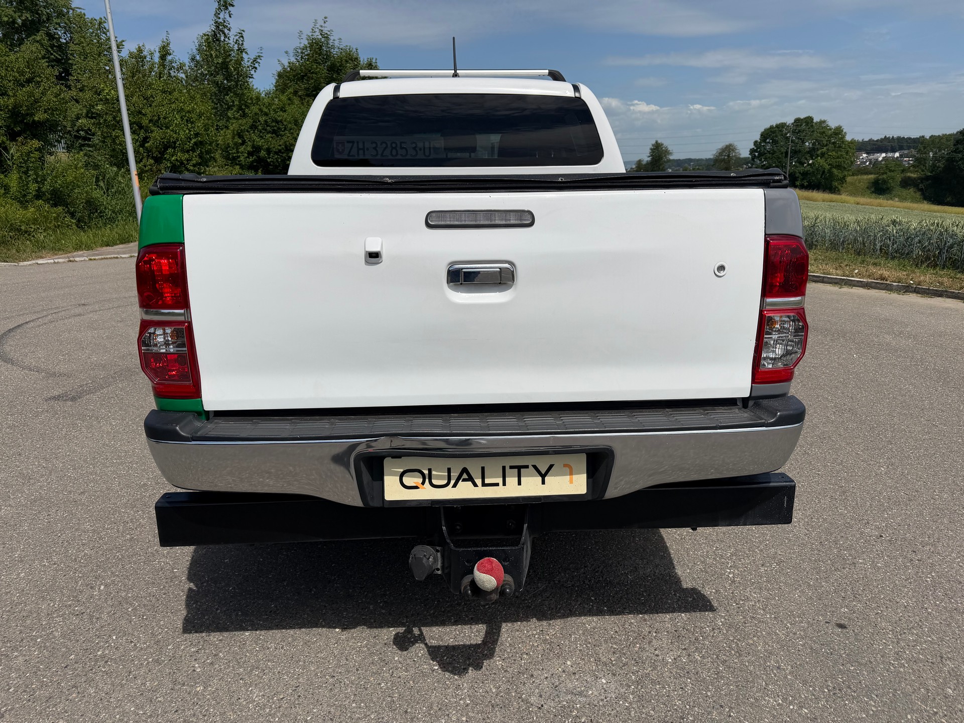 TOYOTA Hilux 3.0 4WD Double Cab Sol Premium A-image-4