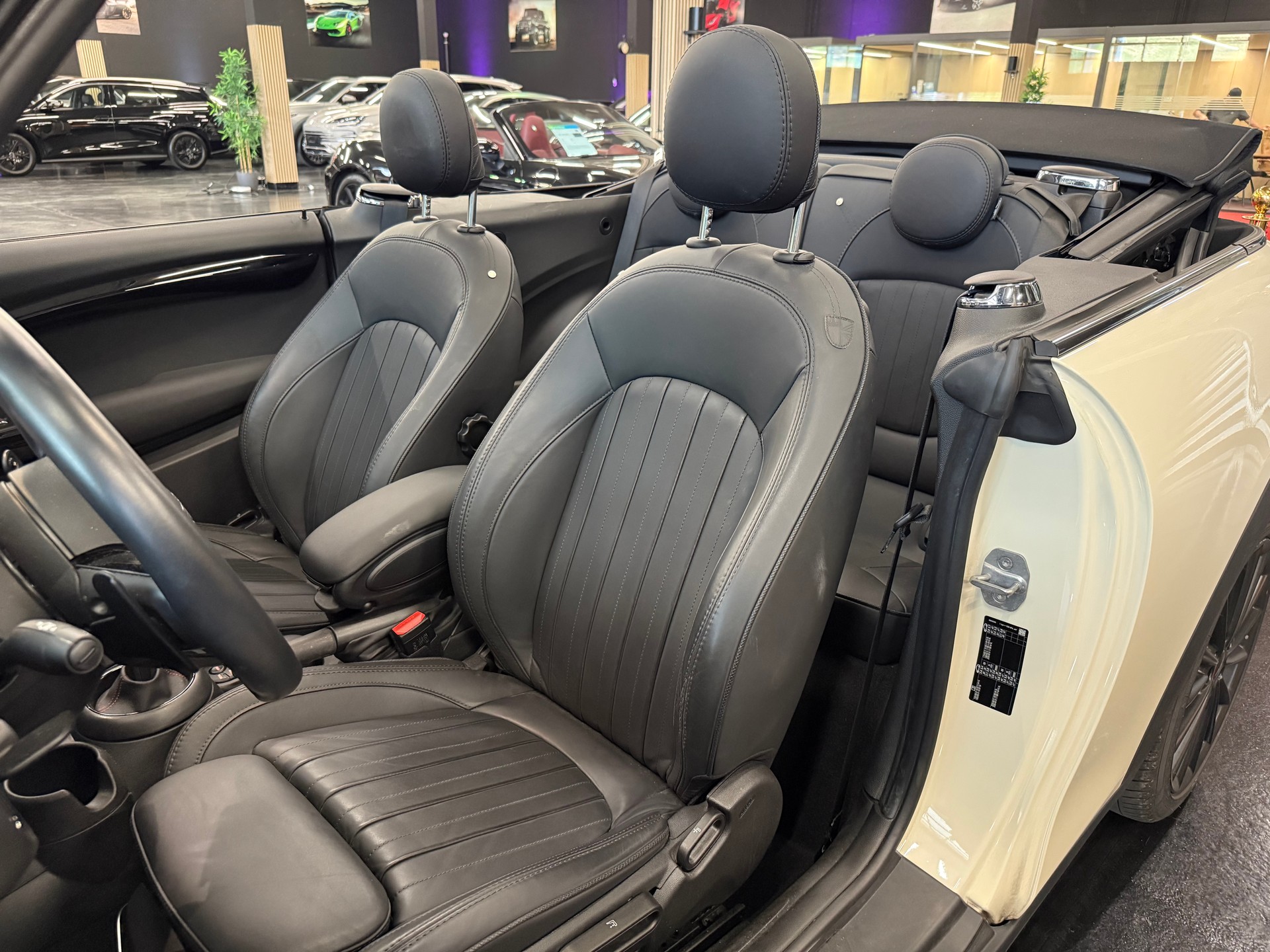 MINI Cooper S Cabriolet DKG-image-18