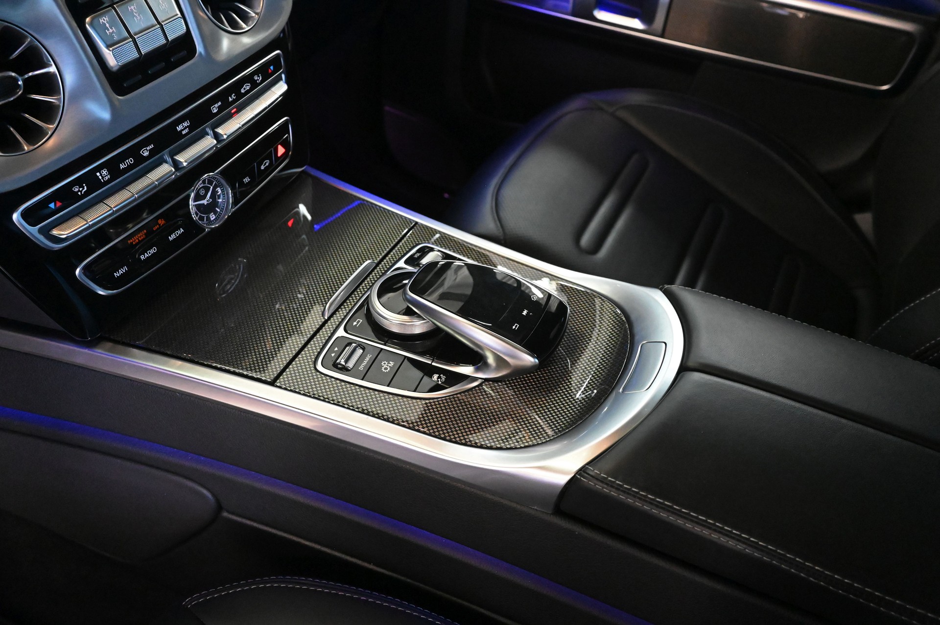 MERCEDES-BENZ G 400d AMG Line 9G-Tronic-image-13