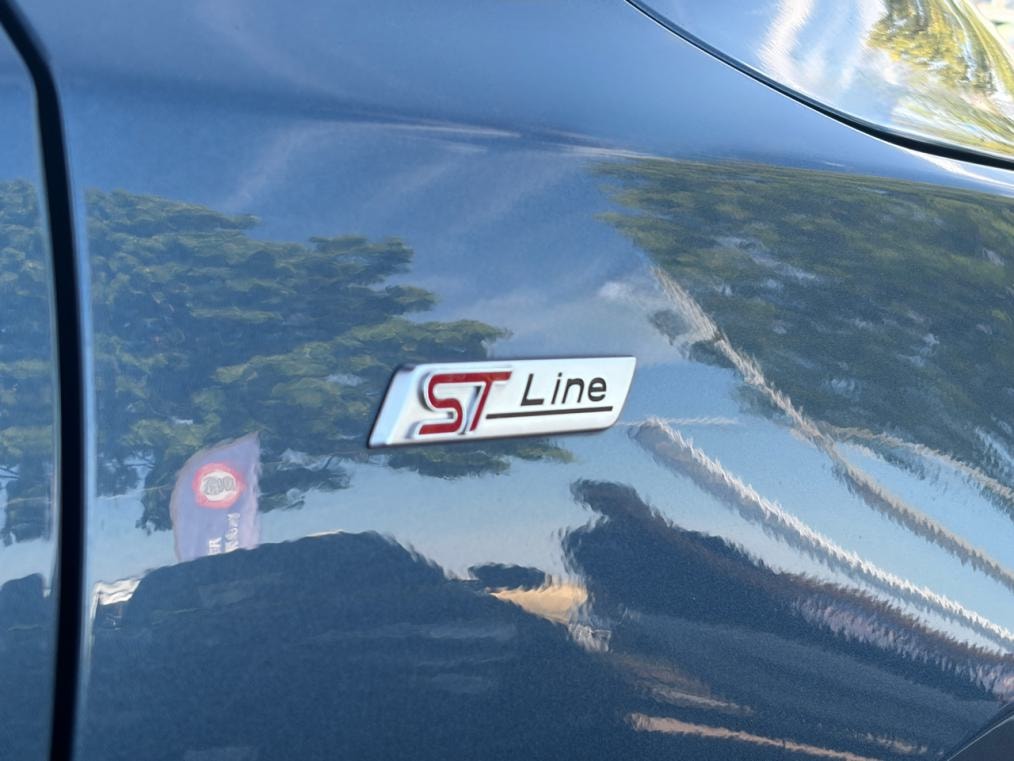 FORD Focus 1.5 SCTi ST Line-showroom-element-3