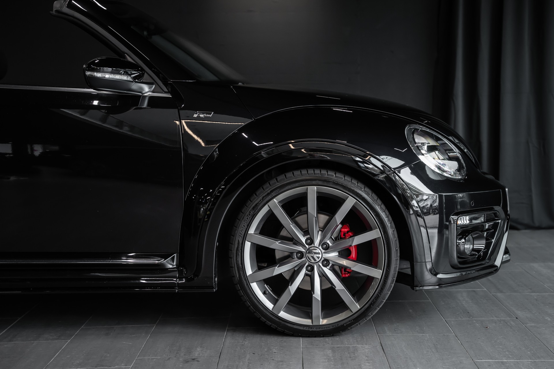 VW Beetle Cabriolet 2.0 TSI BMT R-Line DSG / Exclusive Manufaktur / Vienna / Bi-Xenon / Salvador Felgen / Waschdüsen beheizt-image-2
