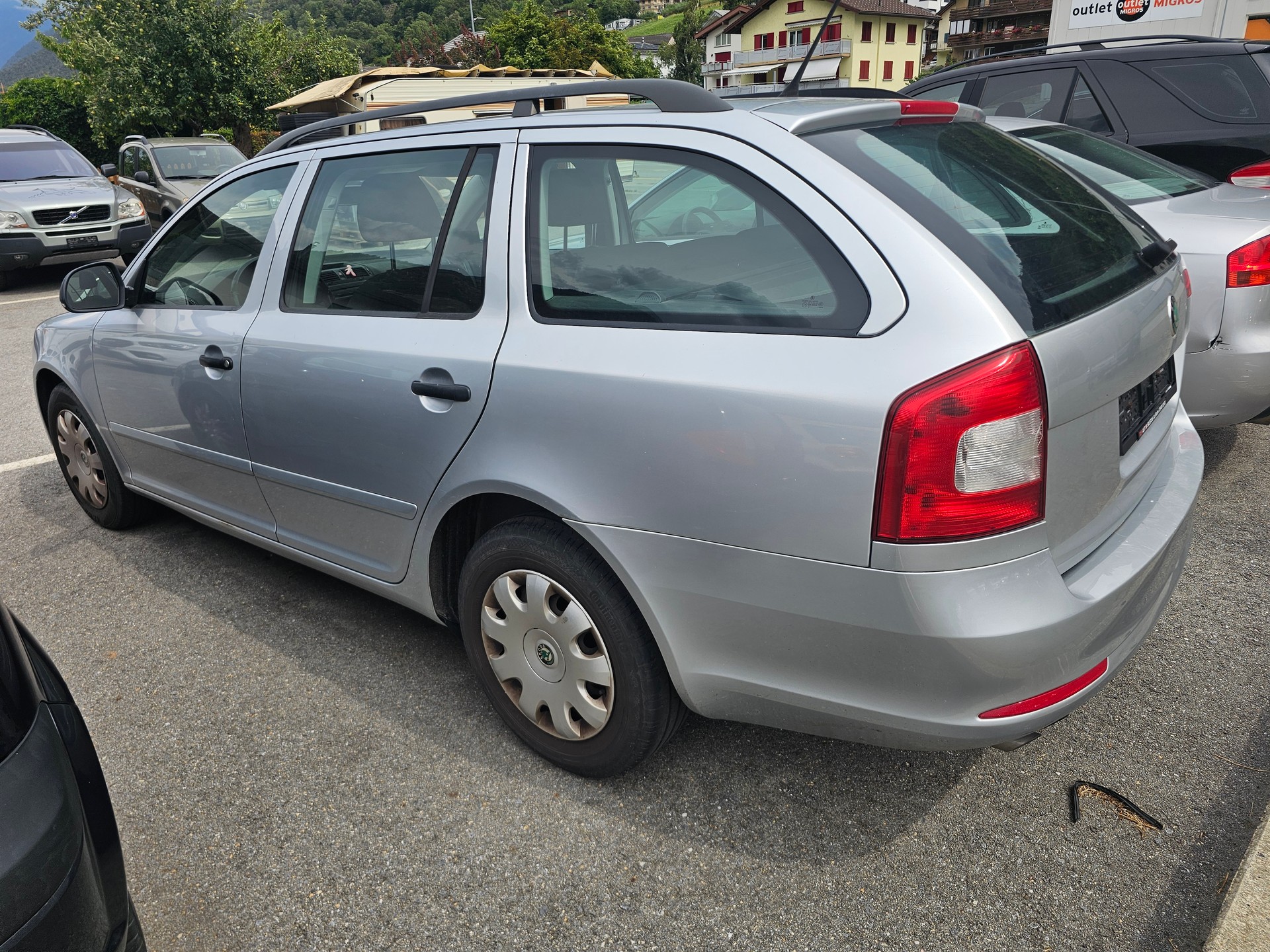 SKODA Octavia Combi 1.4 TSI Active-image-5