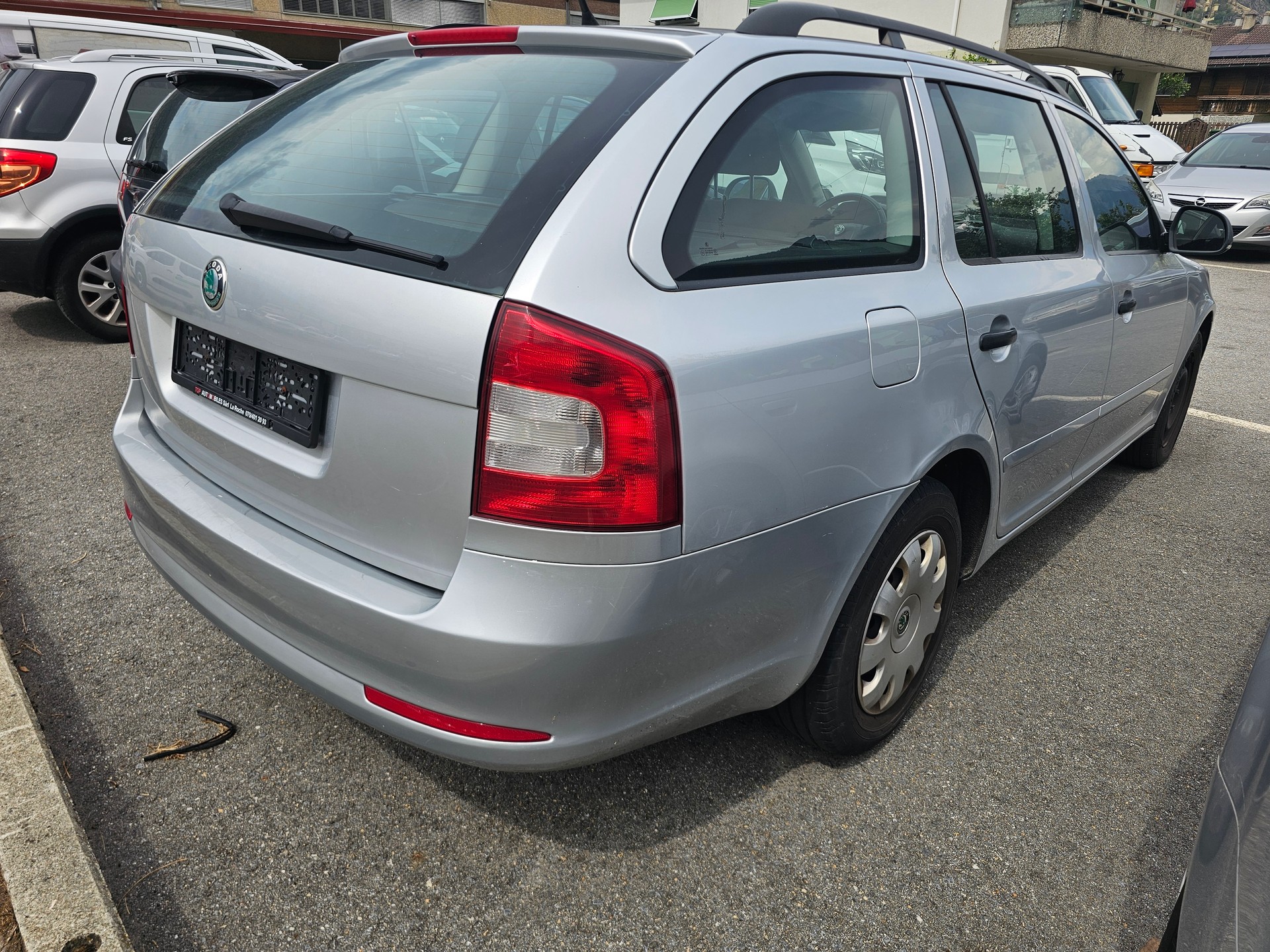 SKODA Octavia Combi 1.4 TSI Active-image-4