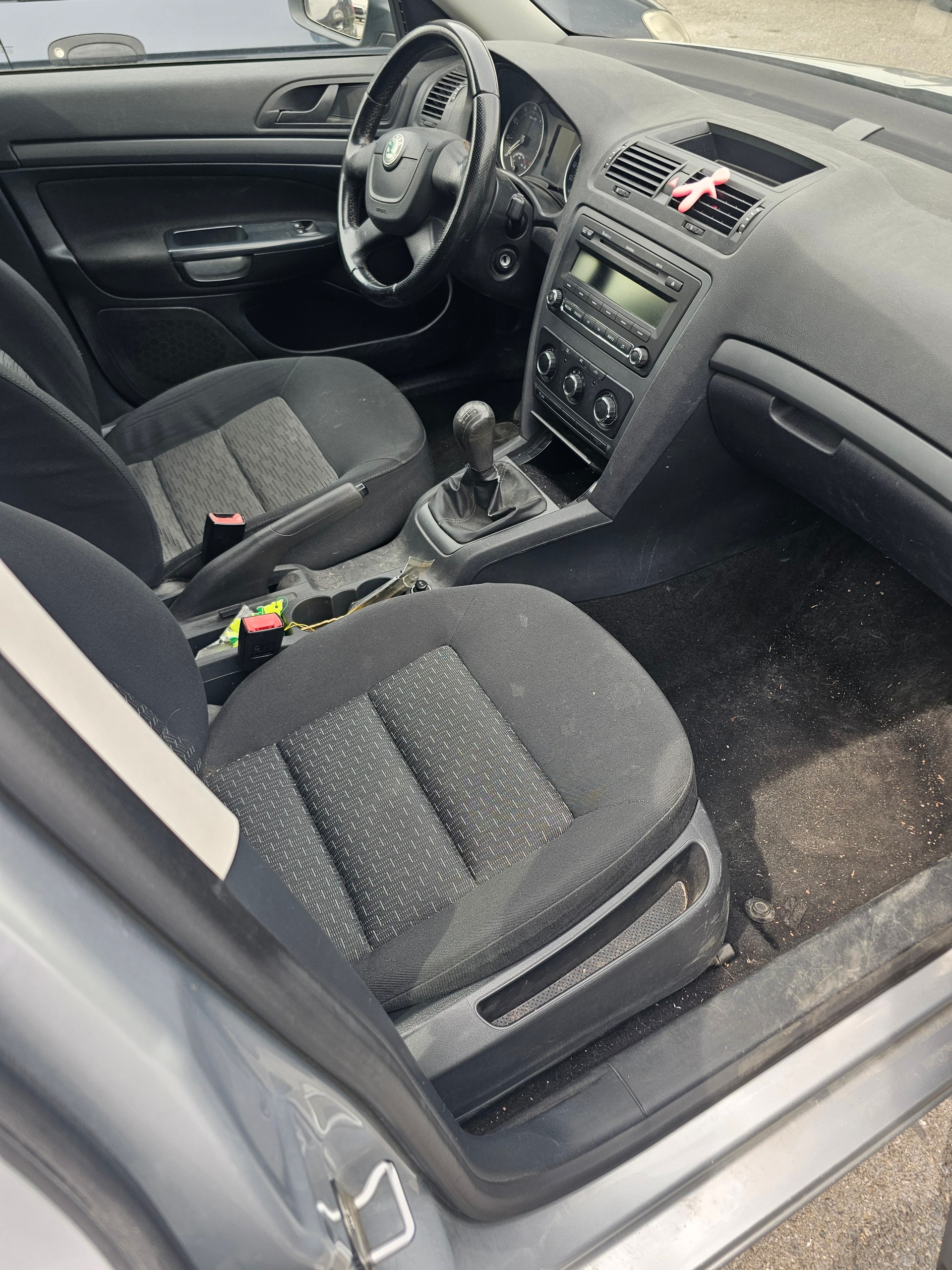 SKODA Octavia Combi 1.4 TSI Active-image-8