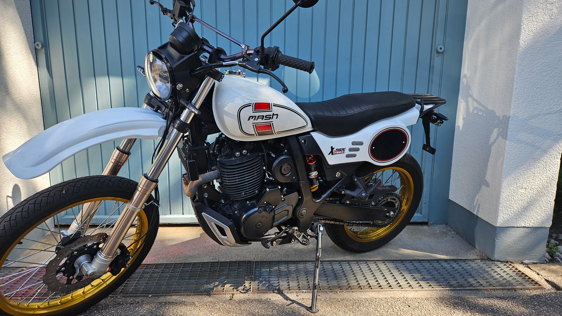 MASH 650 X-Ride-image-0