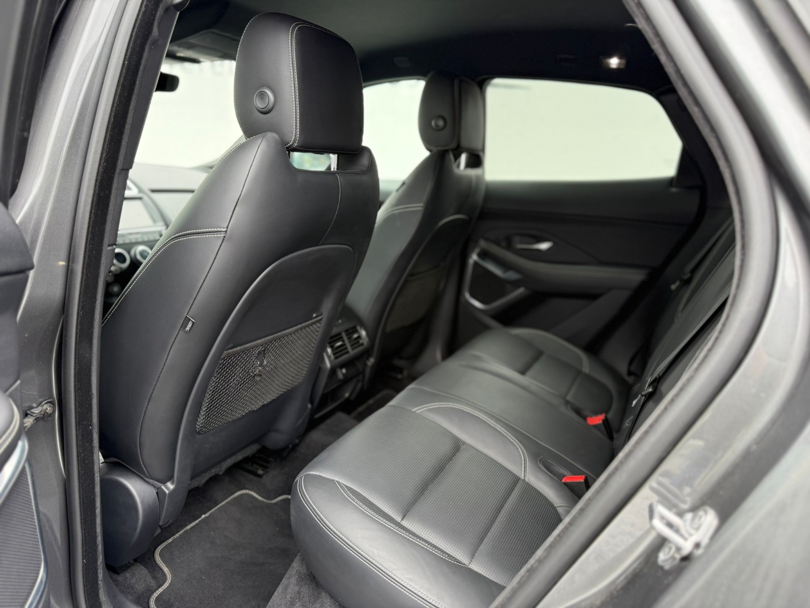 JAGUAR E-Pace 2.0d D240 R-Dynamic HSE AWD Automatik-image-6