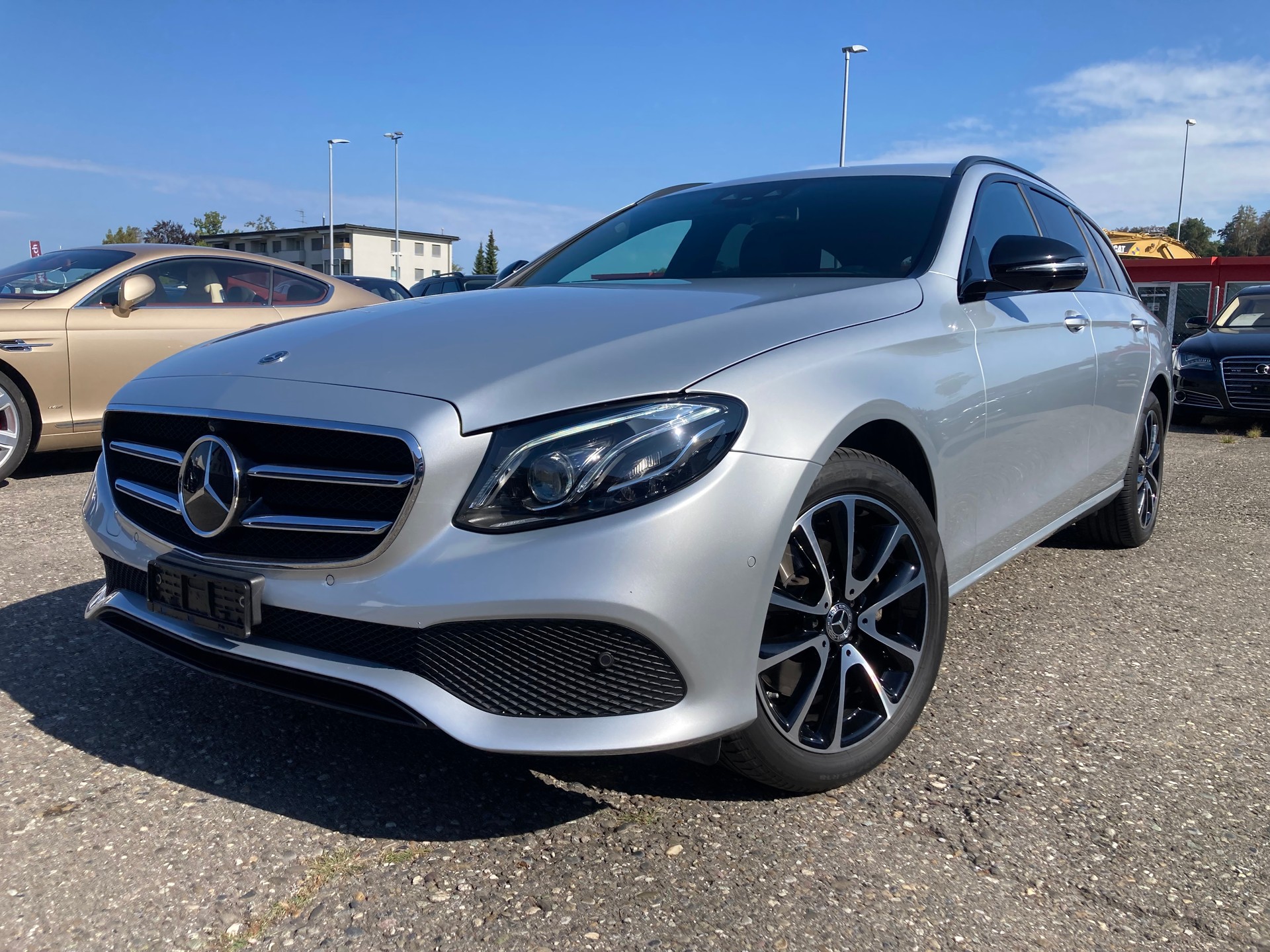 MERCEDES-BENZ E 220 d Swiss Star Avantgarde 4Matic 9G-Tronic