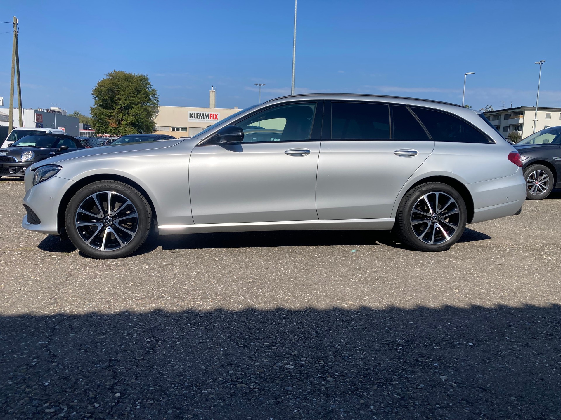 MERCEDES-BENZ E 220 d Swiss Star Avantgarde 4Matic 9G-Tronic-showroom-element-1