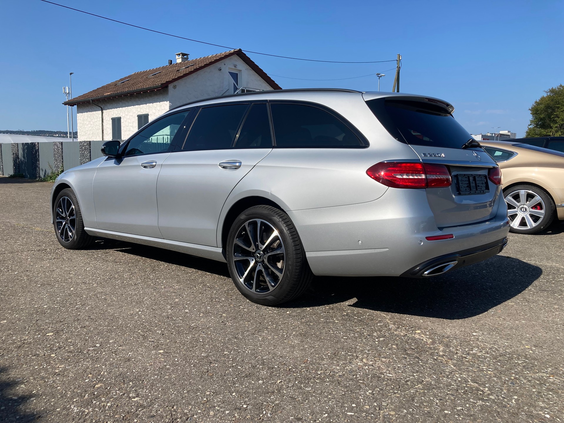 MERCEDES-BENZ E 220 d Swiss Star Avantgarde 4Matic 9G-Tronic-showroom-element-2