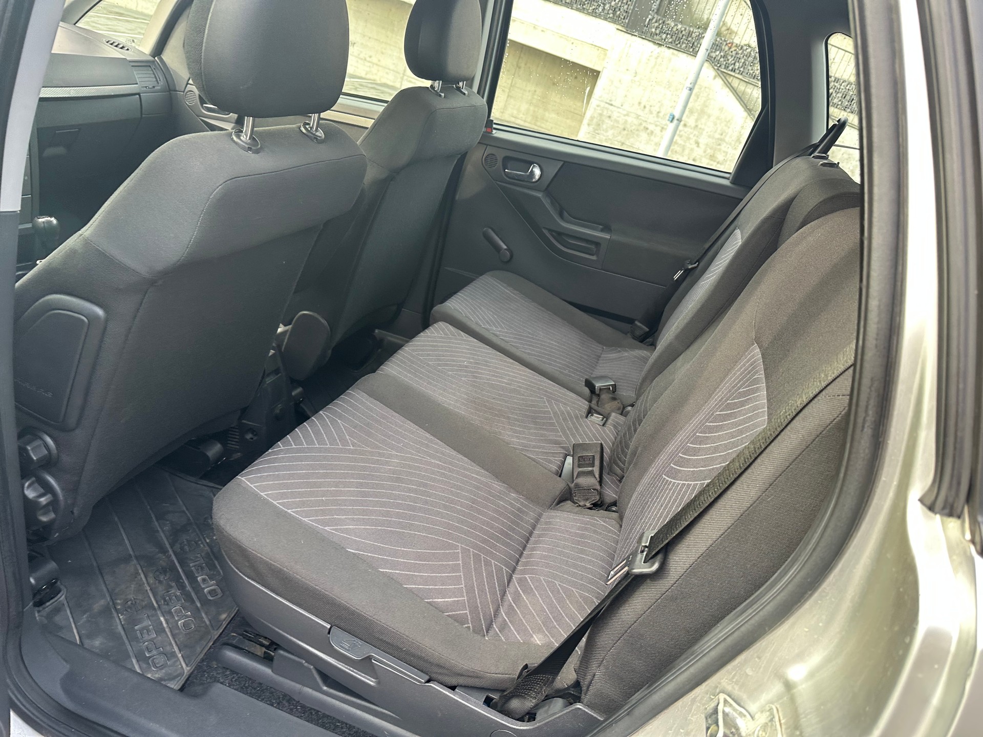 OPEL Meriva 1.8i 16V Cosmo-image-8