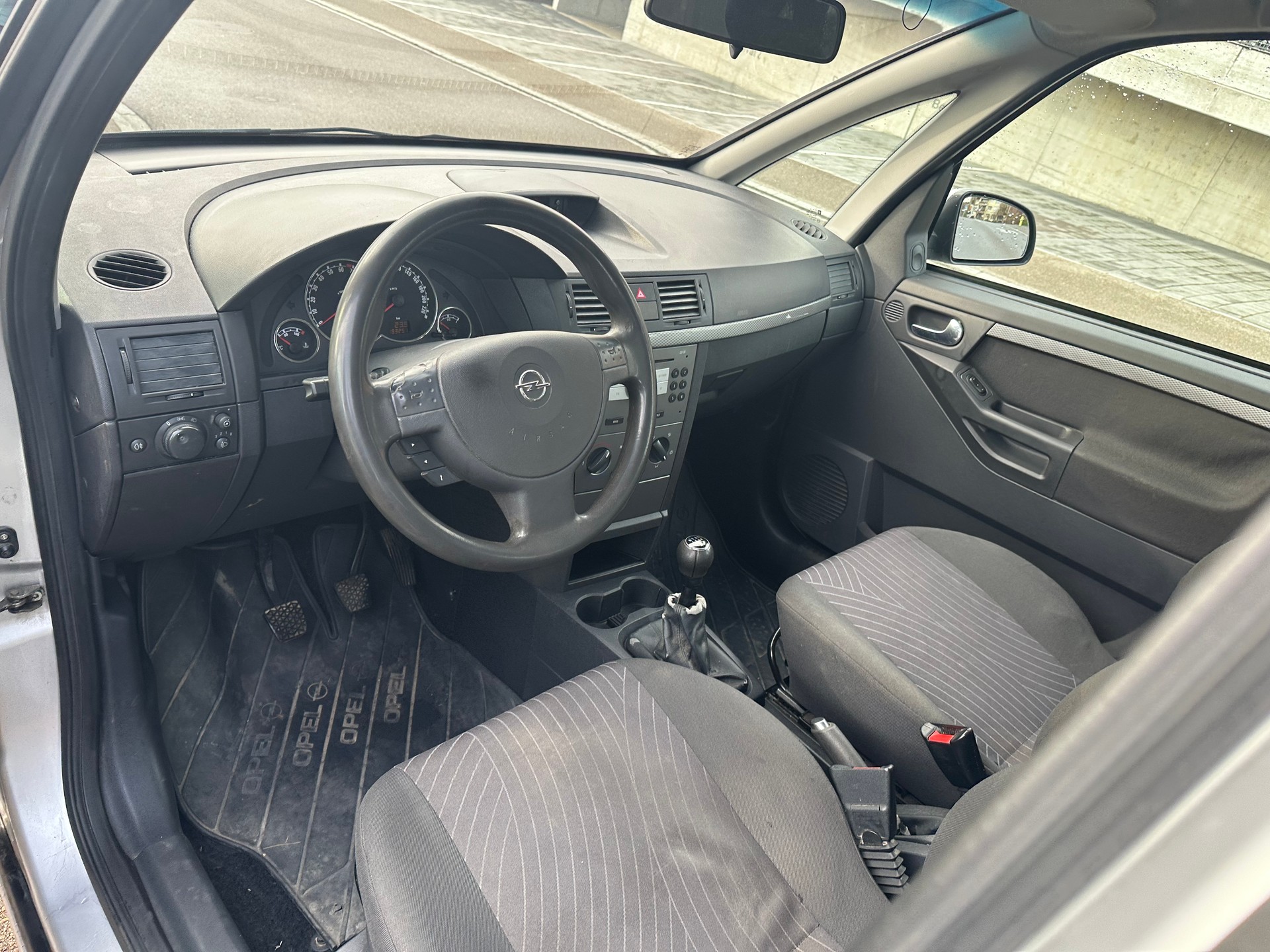 OPEL Meriva 1.8i 16V Cosmo-image-9