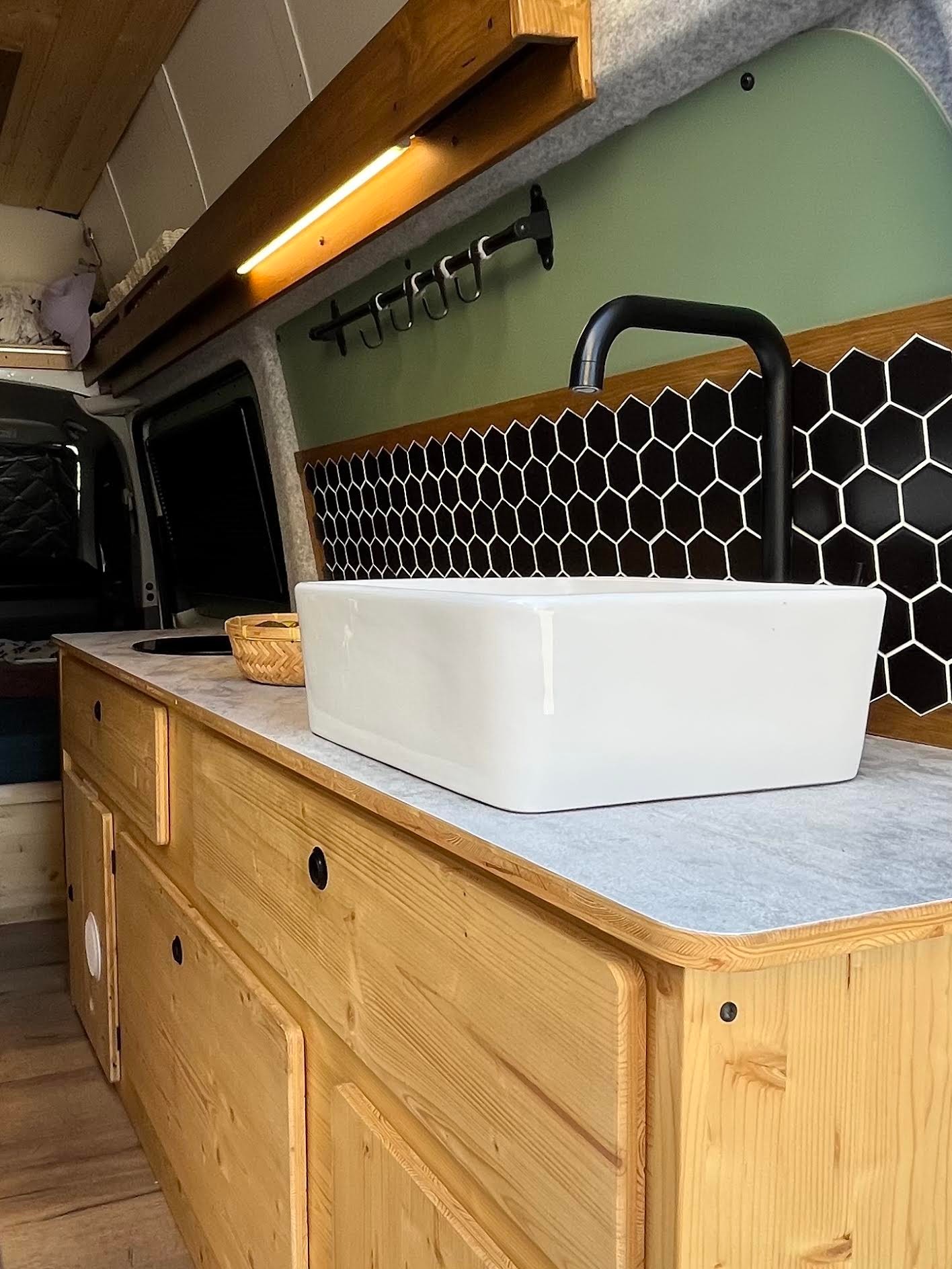 VW T6.1 2L 150CV 4Motion boîte automatique DSG aménagement camper récent, comme neuf-image-9