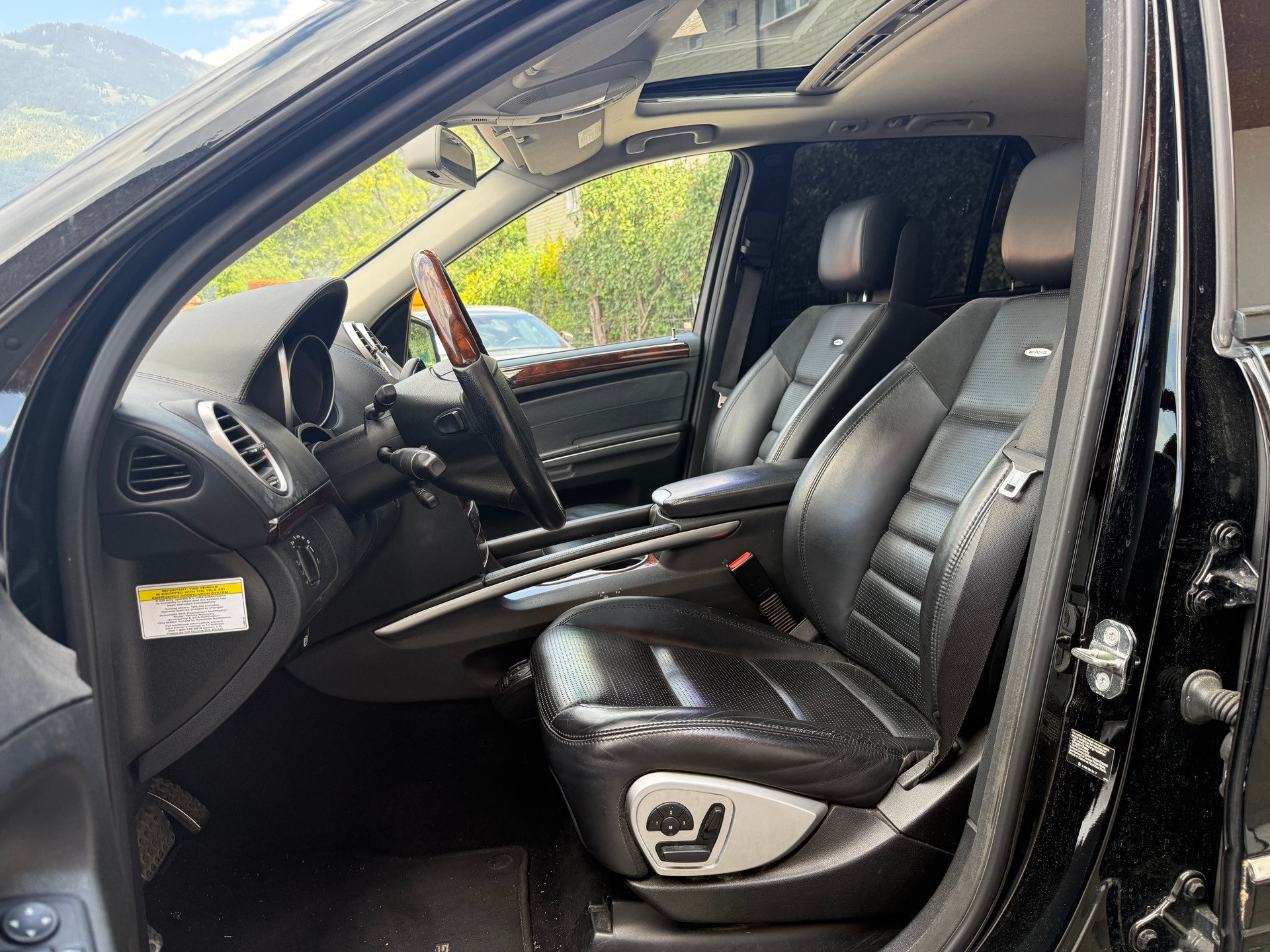 MERCEDES-BENZ ML 63 AMG-image-12